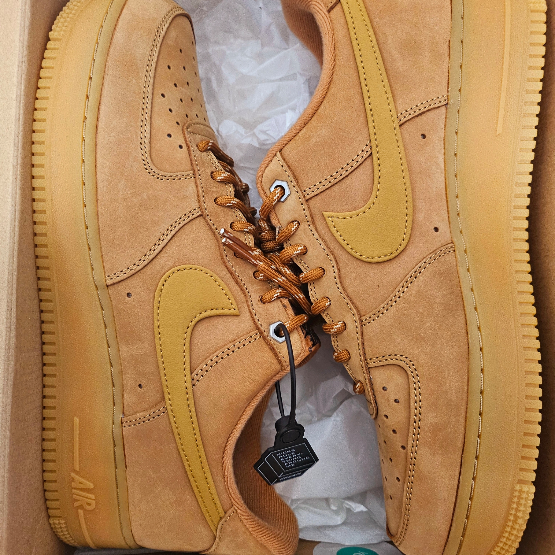 Nike Air Force 1 '07 WB Flax 착용 스타일 - 1