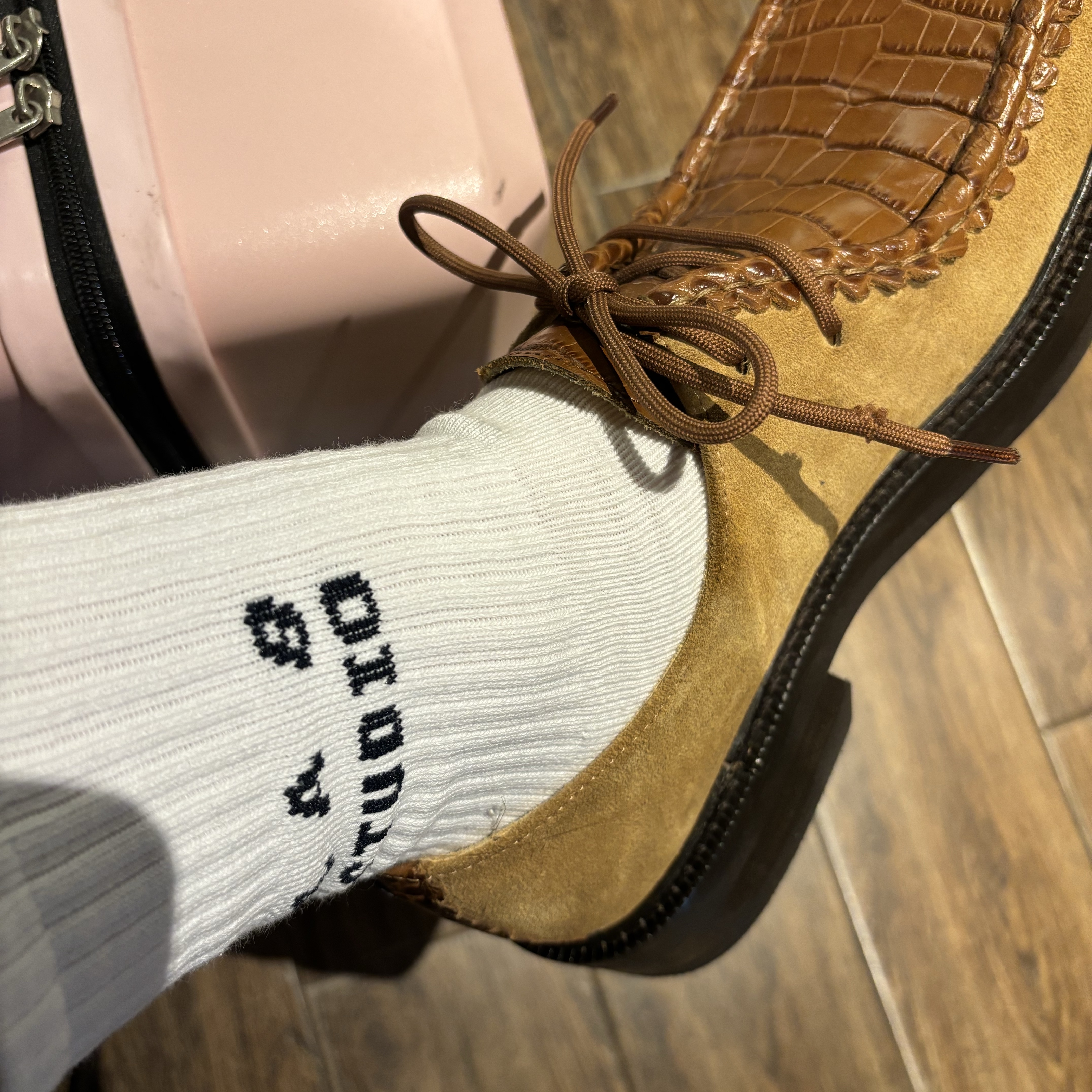 IAB Studio Socks White (5 Pack) 착용 스타일