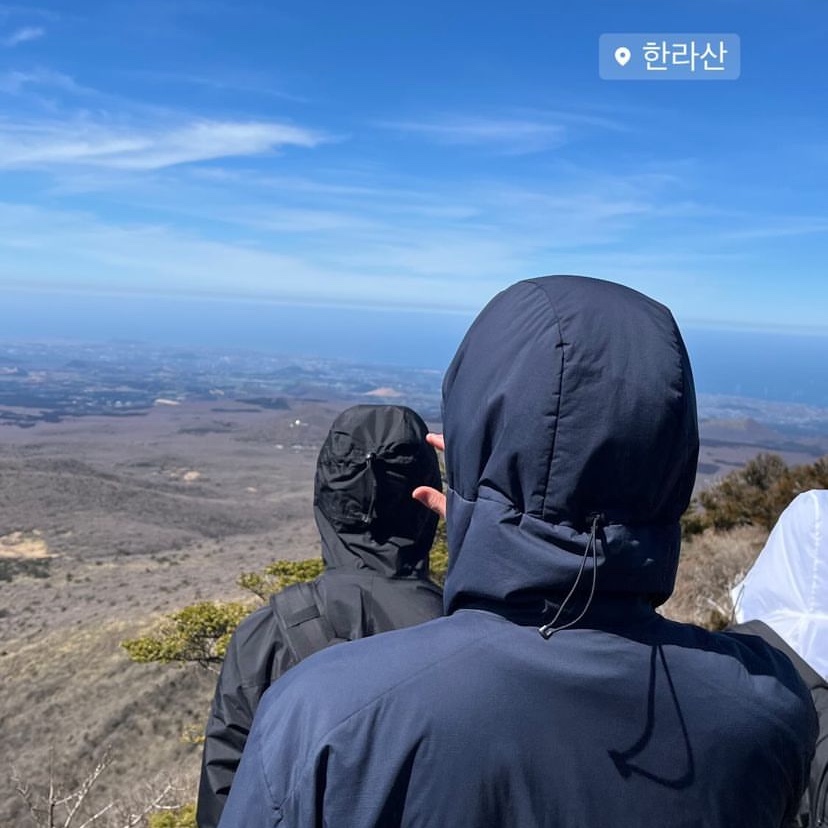 Arc'teryx Squamish Hoody Black Sapphire, Nike Gore-Tex Infinium Trail Running Jacket Black - Asia 착용 스타일