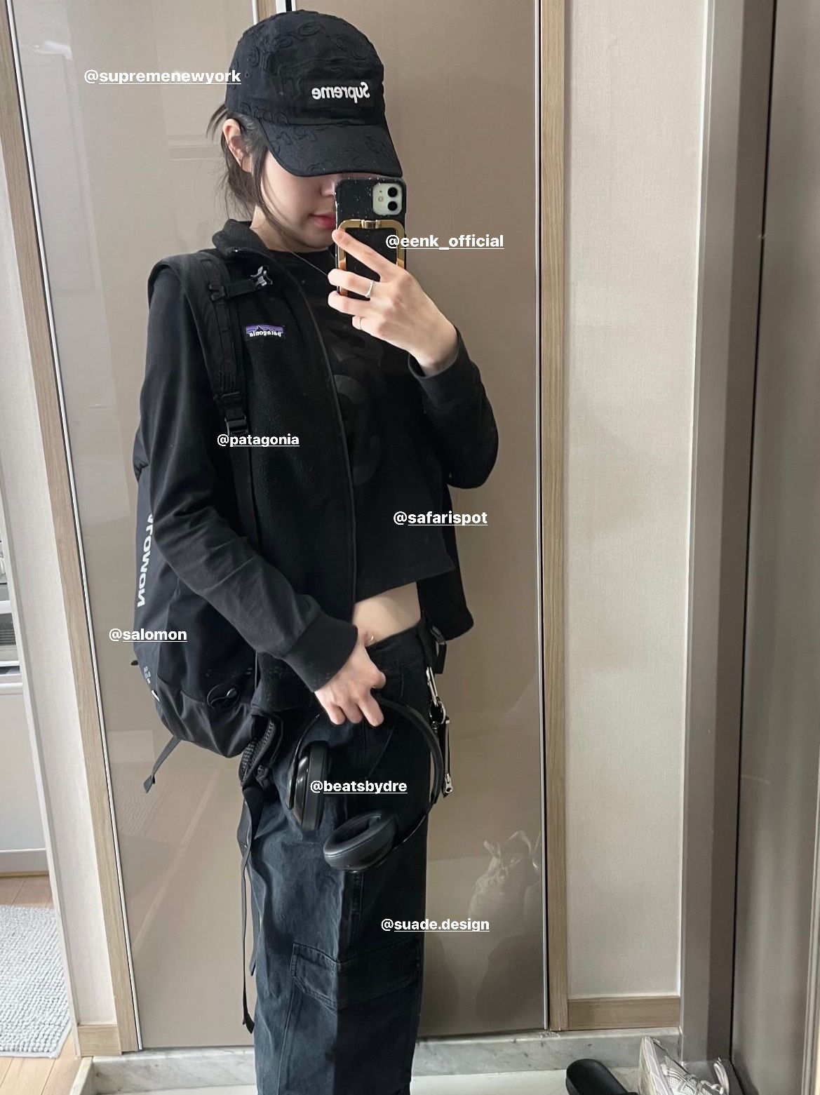 Supreme Lasered Twill Camp Cap Black - 23SS, Salomon Trailblazer 20 Black (New Ver.) 착용 스타일 - 1