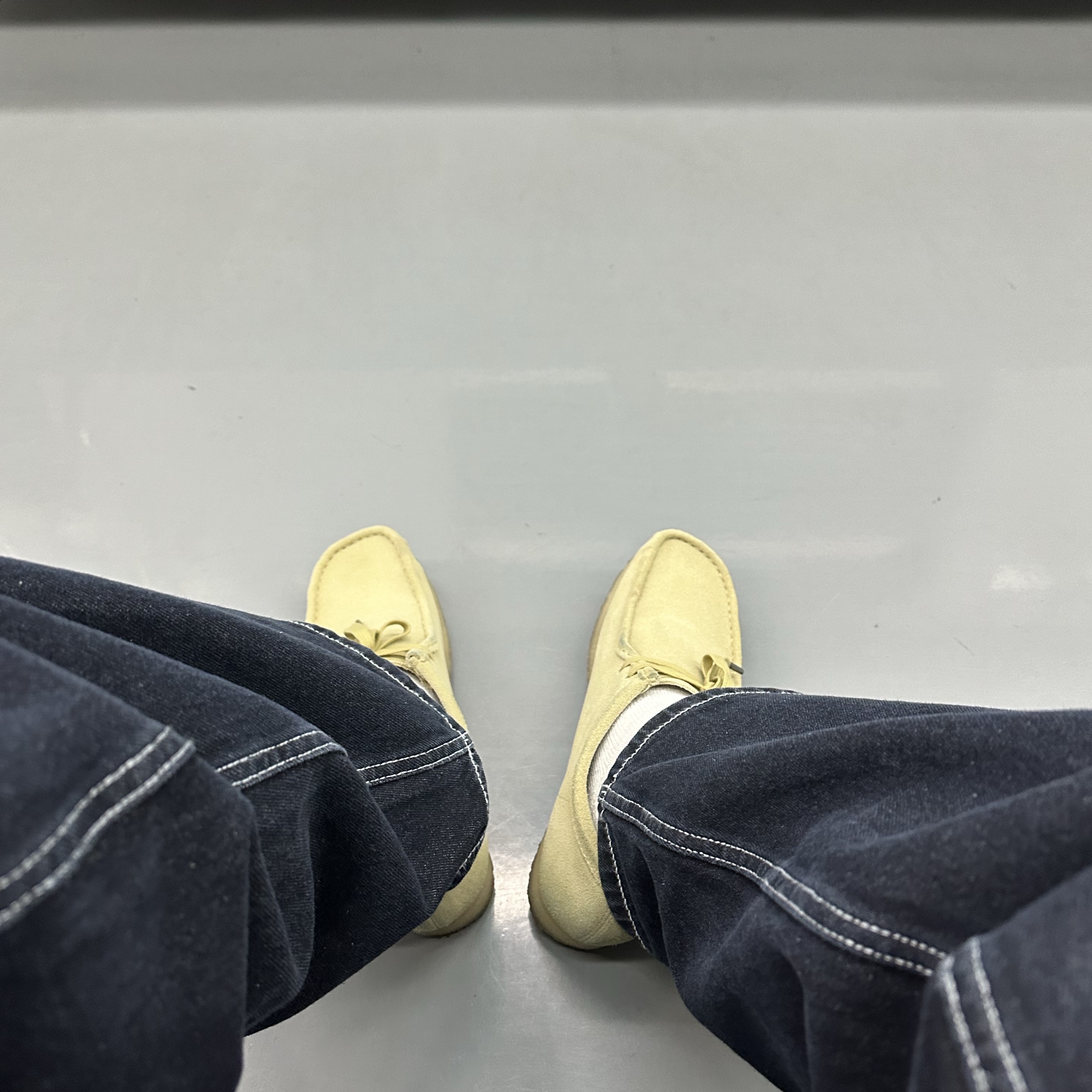 Clarks Wallabee Maple Suede, Punch Drunk Parties Circle Logo Oversized Hoodie Gray 착용 스타일 - 1