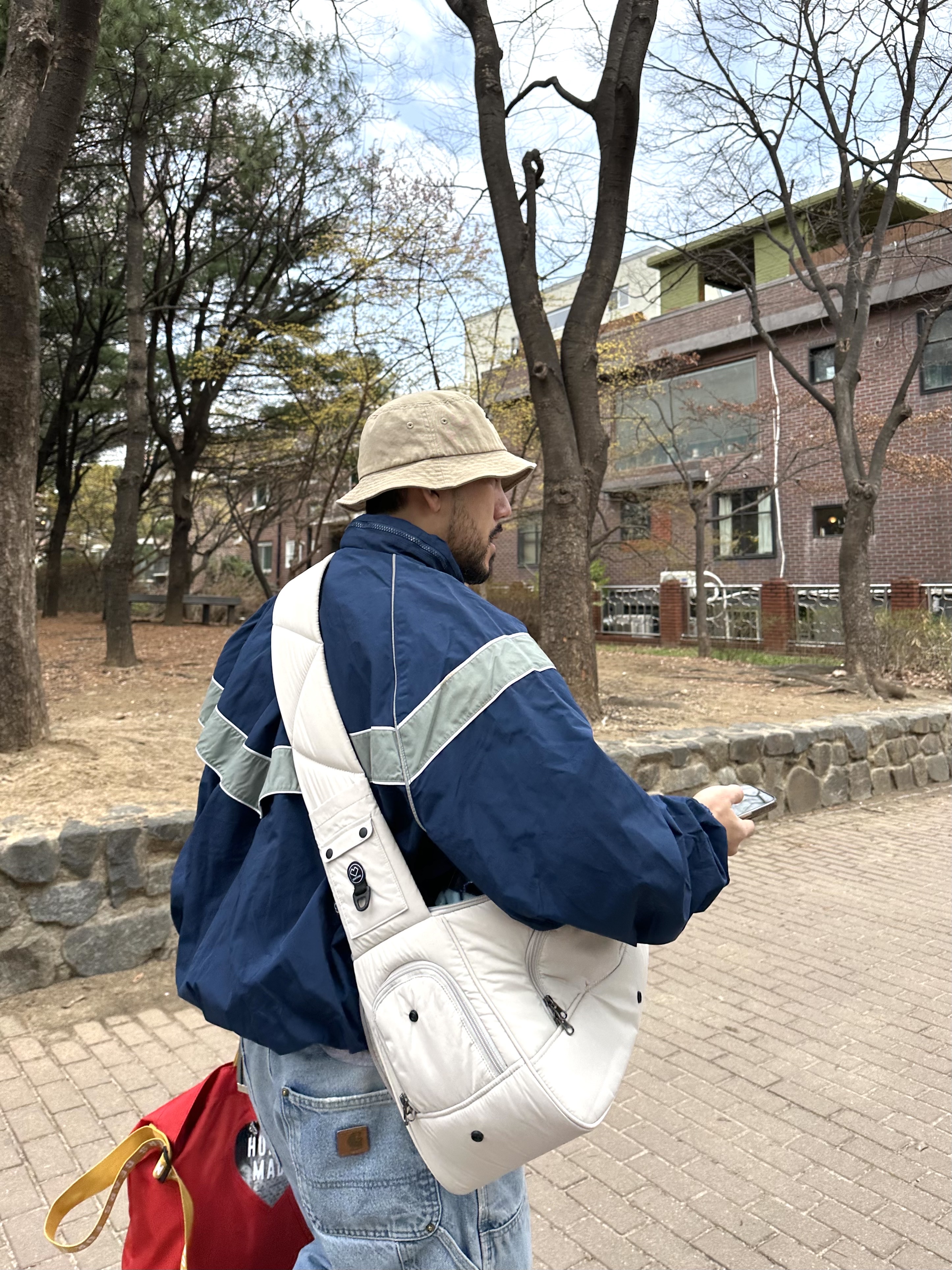 Maison Mihara Yasuhiro Peterson OG Sole Canvas Low Sneakers Black, Human Made Nylon Heart 2-Way Tote Bag Red 착용 스타일 - 4