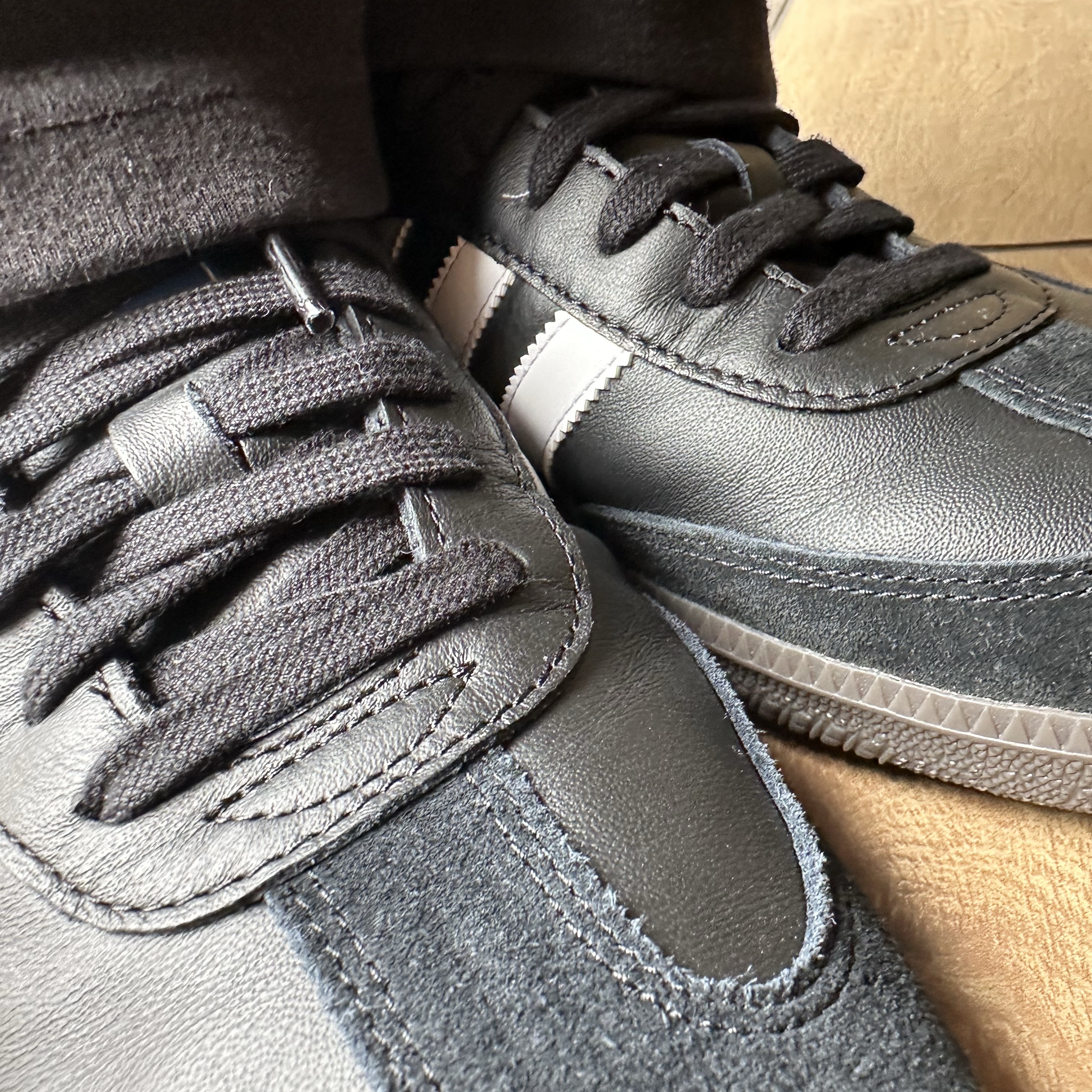 Adidas Samba OG Black White Gum 착용 스타일