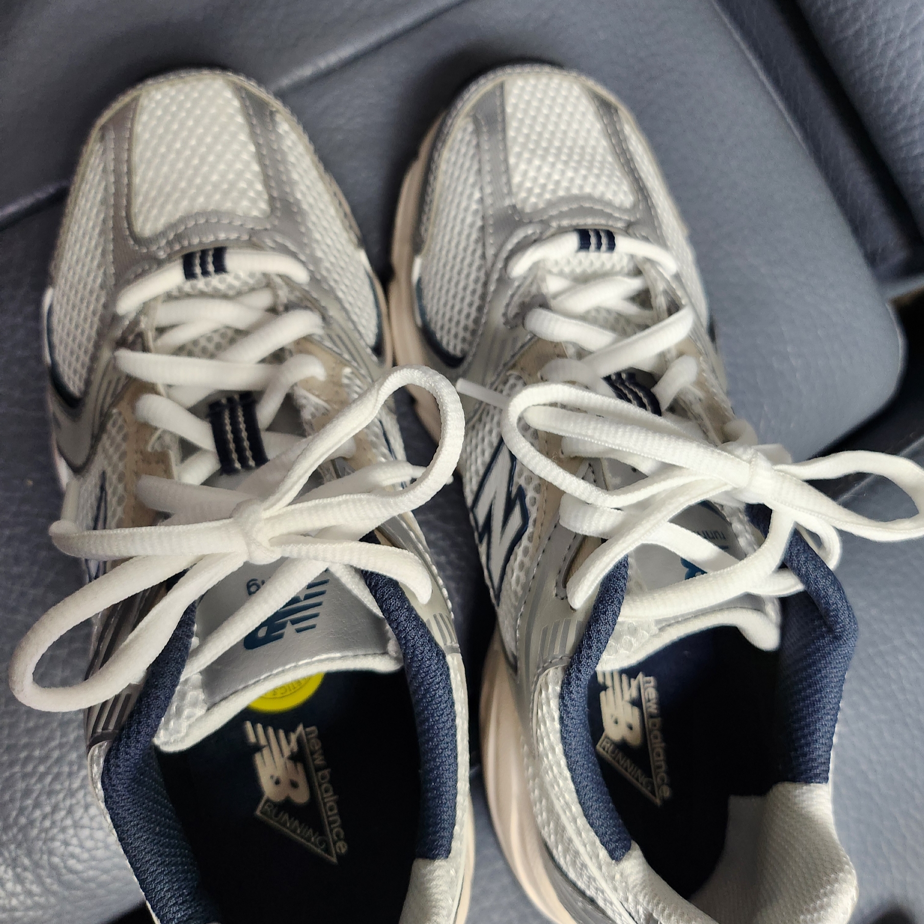 New Balance 530 Steel Grey 착용 스타일 - 2