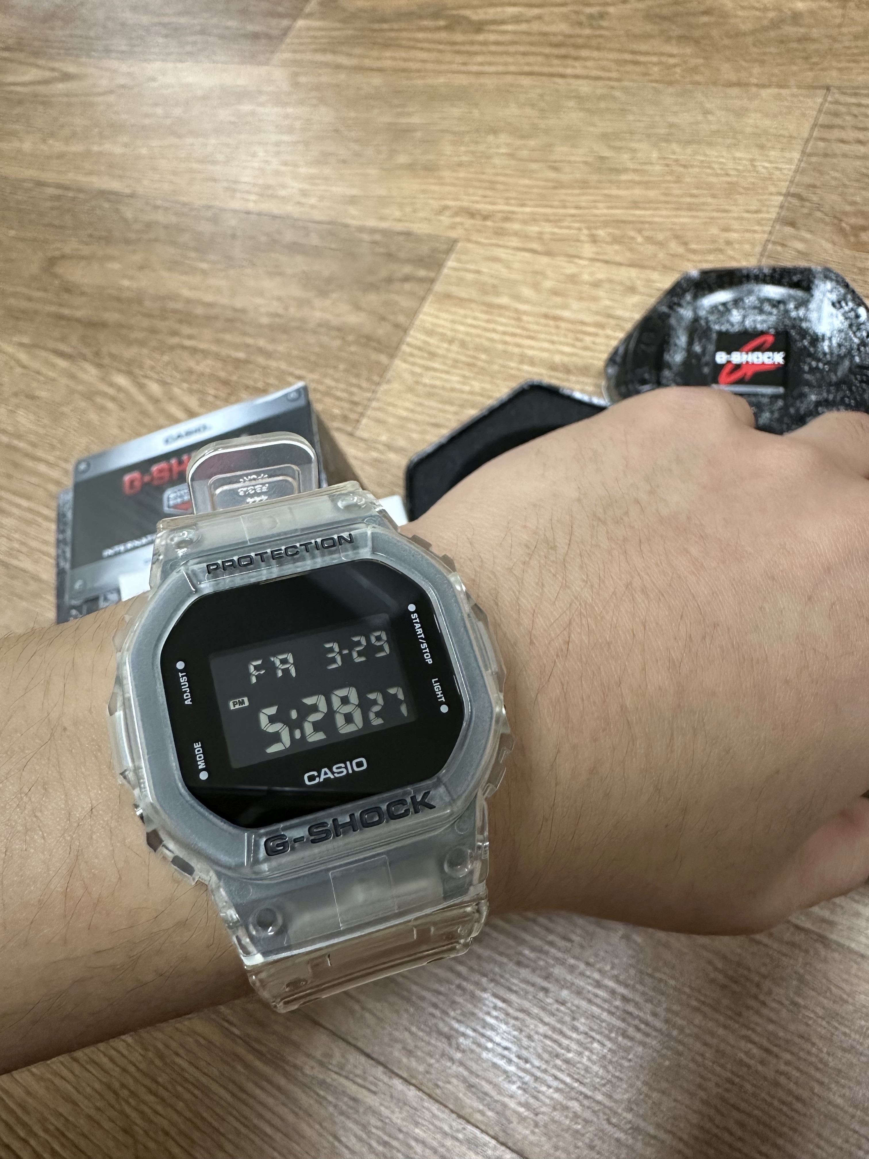 Casio G-Shock DW-5600SKE-7 착용 스타일 - 1