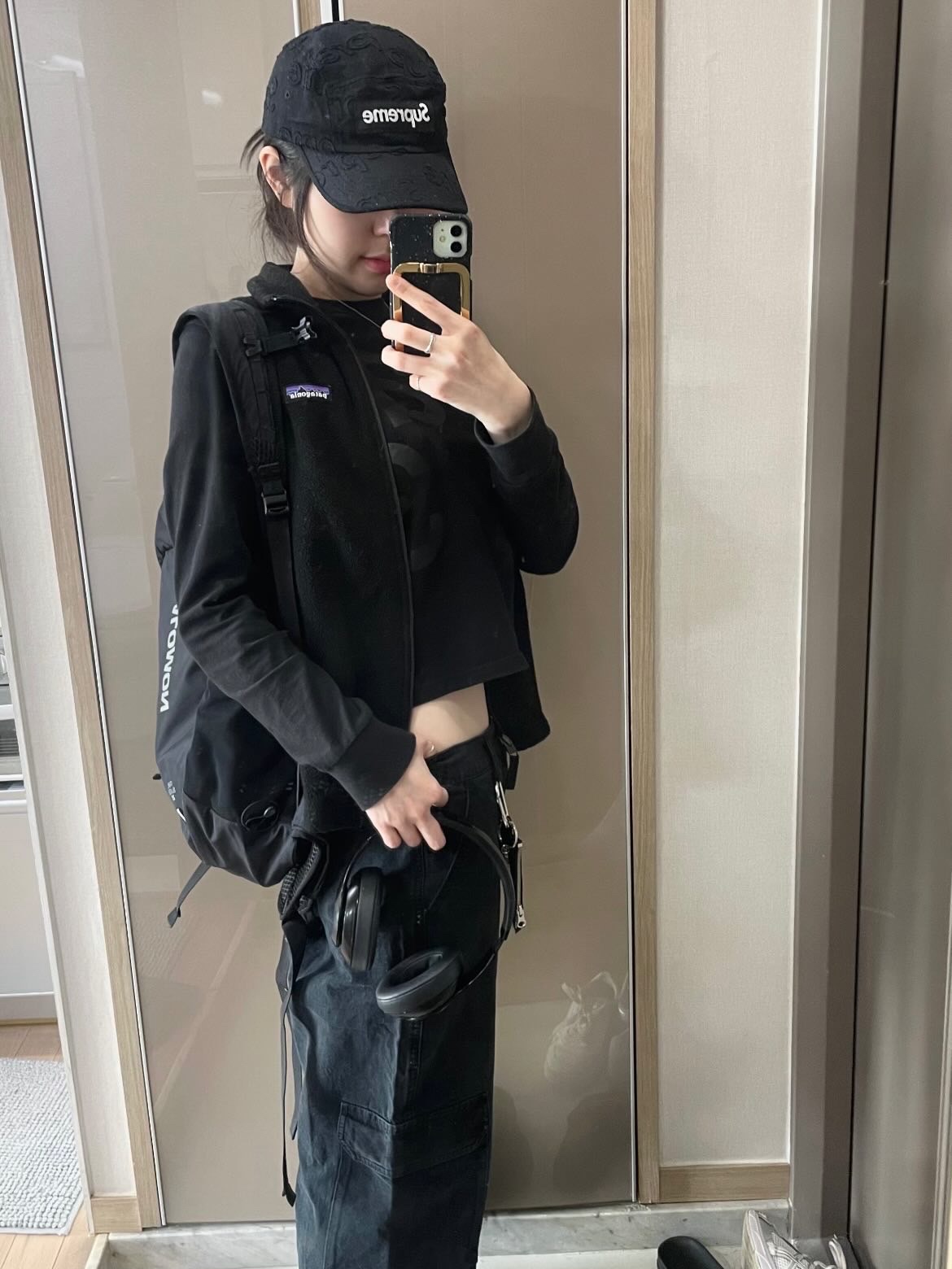 Supreme Lasered Twill Camp Cap Black - 23SS, Salomon Trailblazer 20 Black (New Ver.) 착용 스타일 - 2