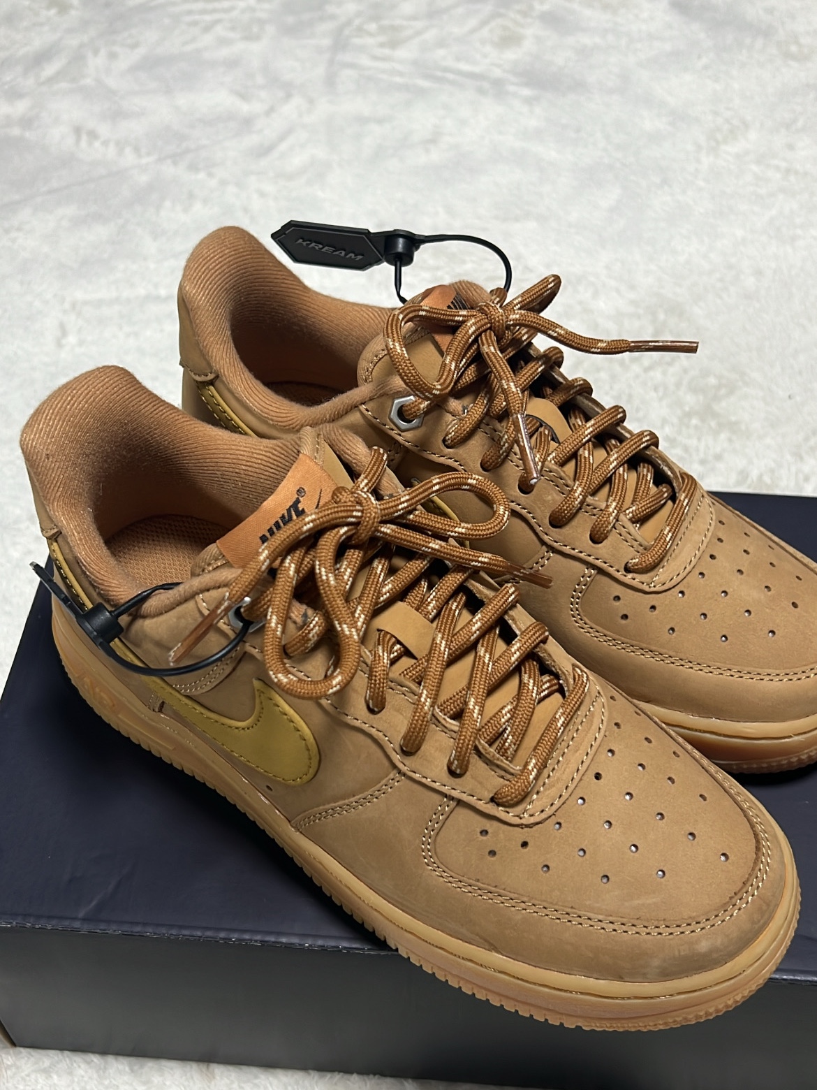 Nike Air Force 1 '07 WB Flax 착용 스타일 - 3