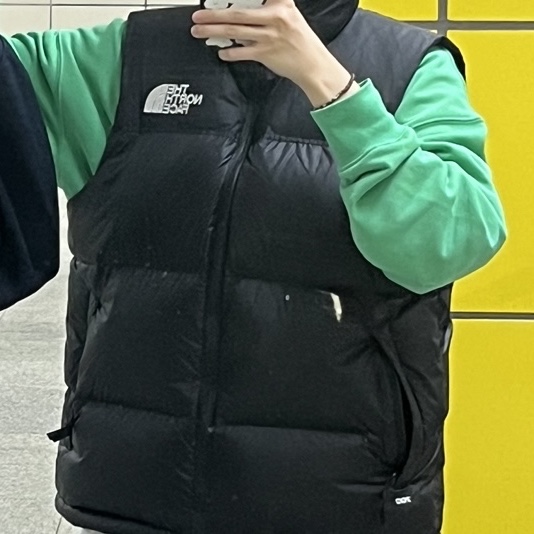 The North Face 1996 Retro Nuptse Vest Black 착용 스타일