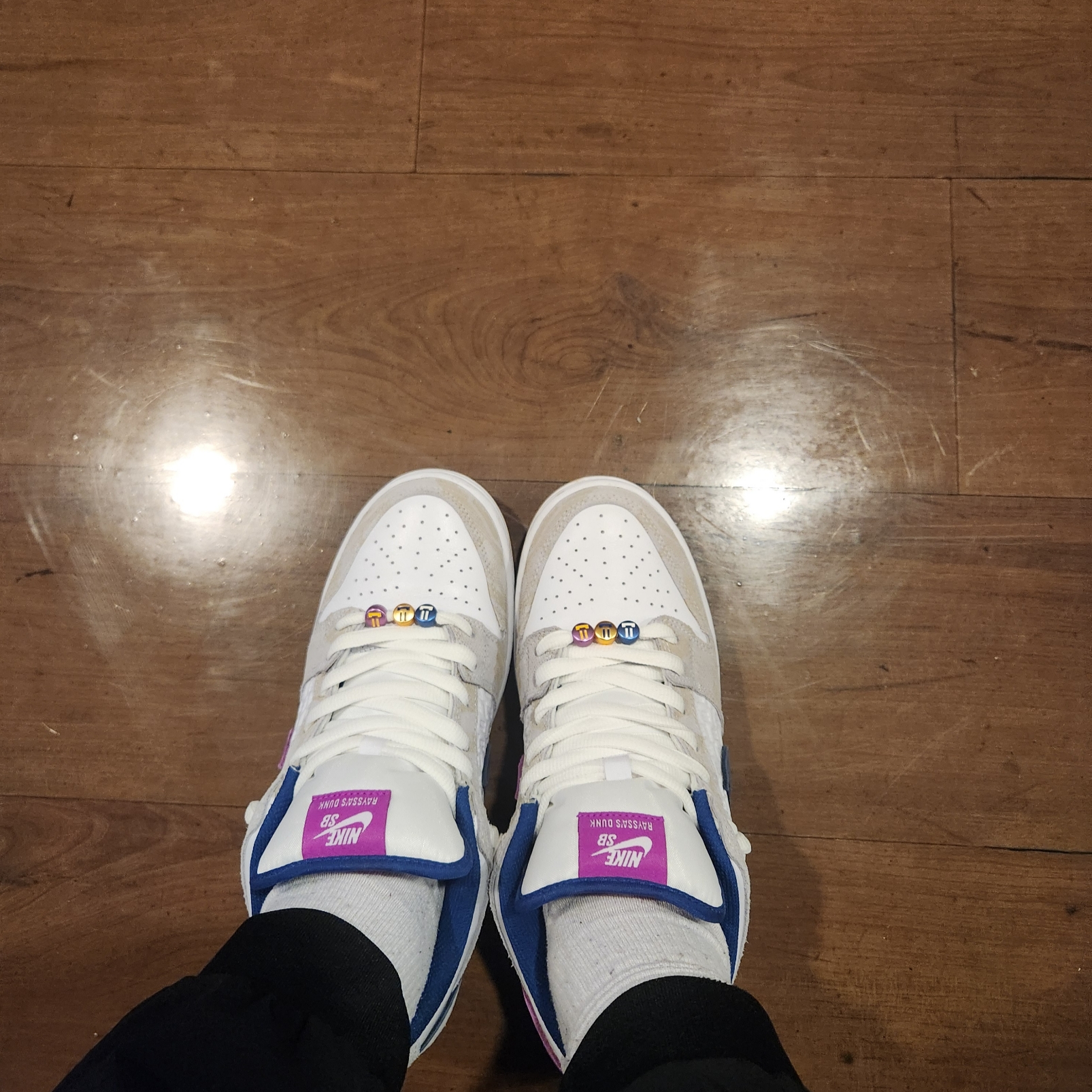 Nike x Rayssa Leal SB Dunk Low PRM Pure Platinum Vivid Purple 착용 스타일 - 2