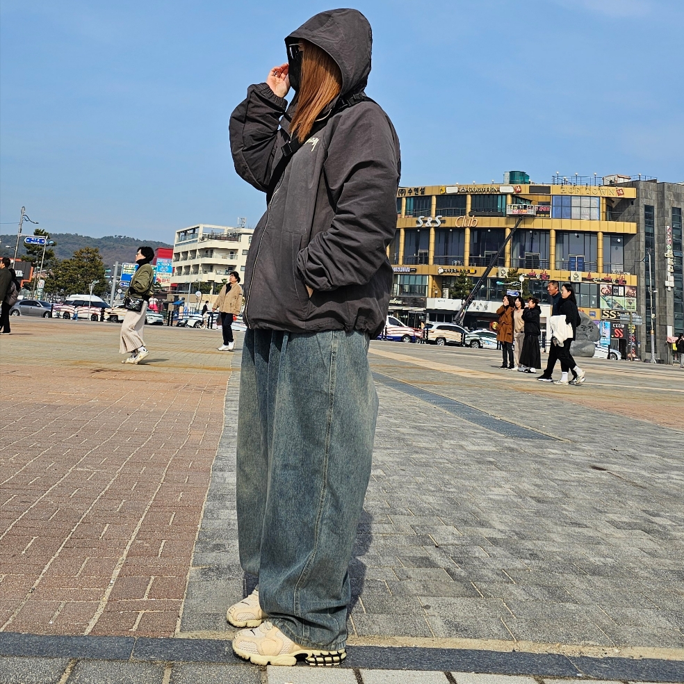 Stussy Wave Dye Beach Shell Jacket Black, Nike x Stussy Air Zoom Spiridon Cage 2 Fossil 착용 스타일 - 3