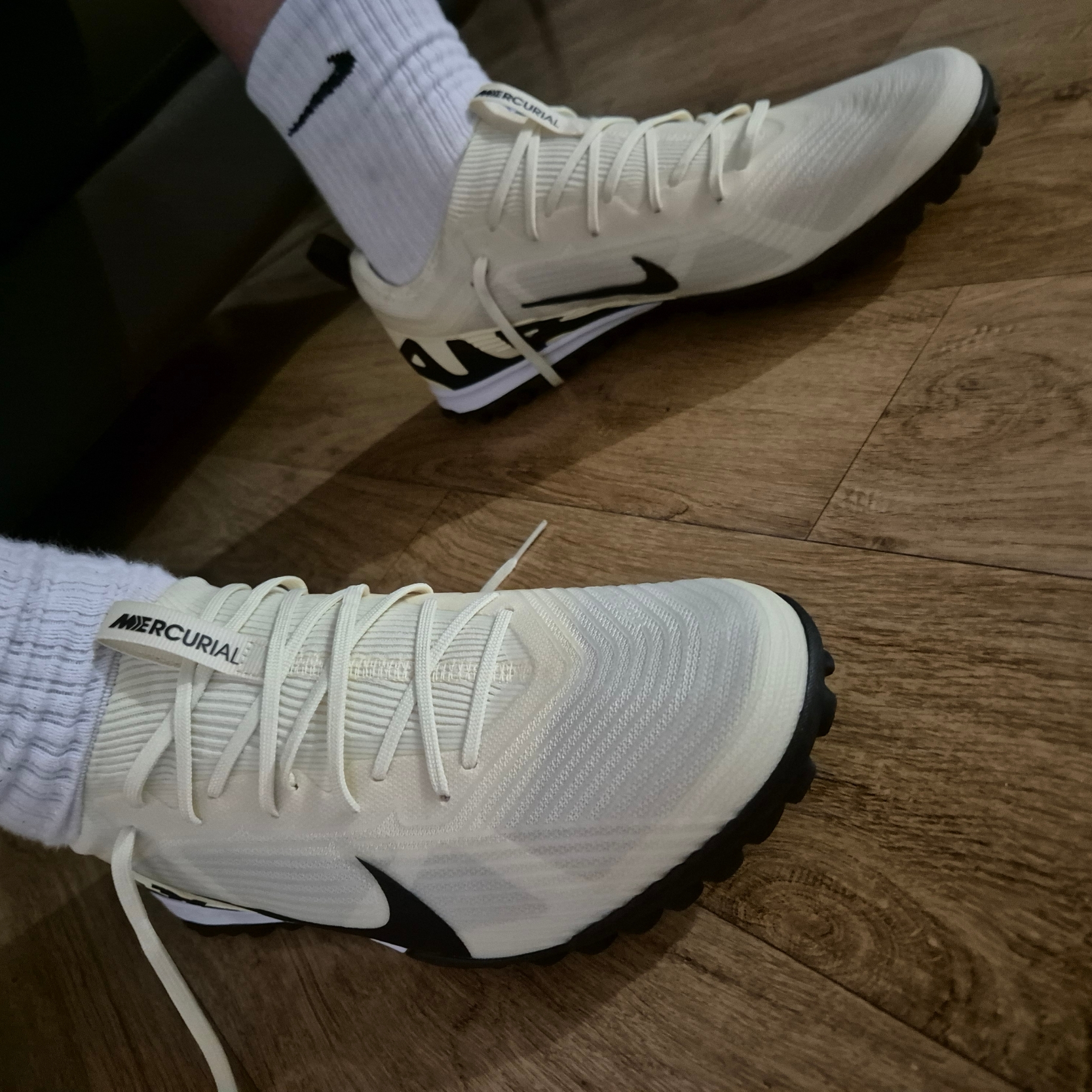 Nike Zoom Mercurial Vapor 15 Pro TF Lemonade Black 착용 스타일 - 4