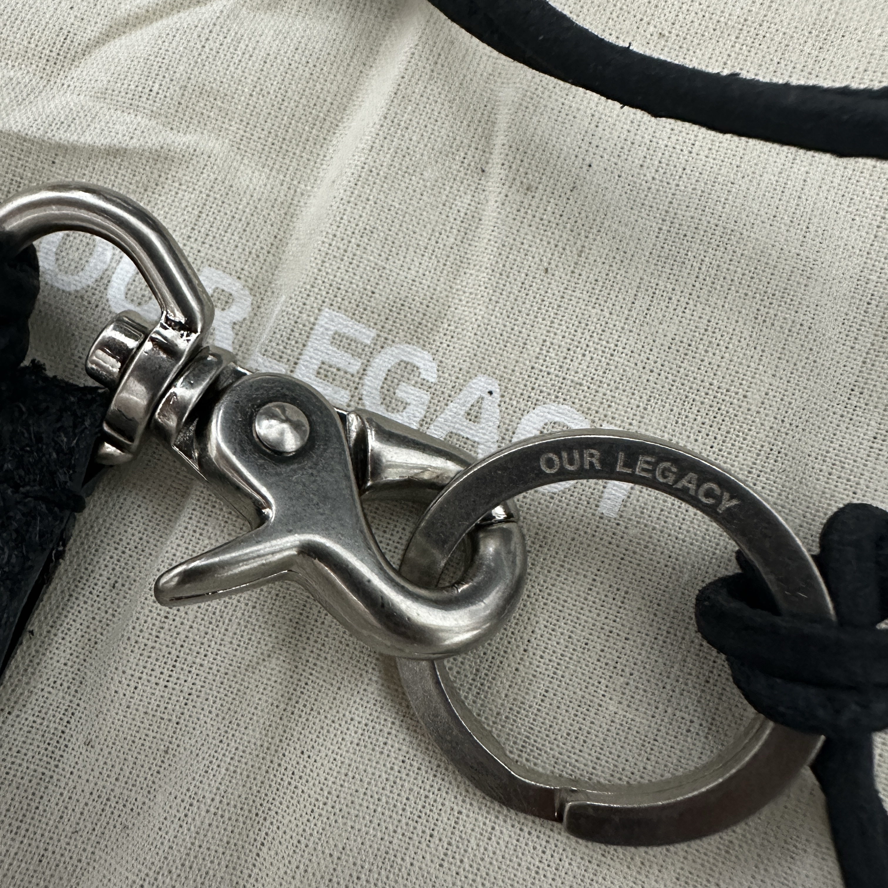 Our Legacy Ladon Leather Keychain Black 착용 스타일