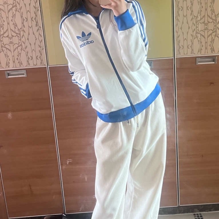 (W) Adidas Originals Beckenbauer Track Top Cloud White - KR Sizing 착용 스타일 - 1