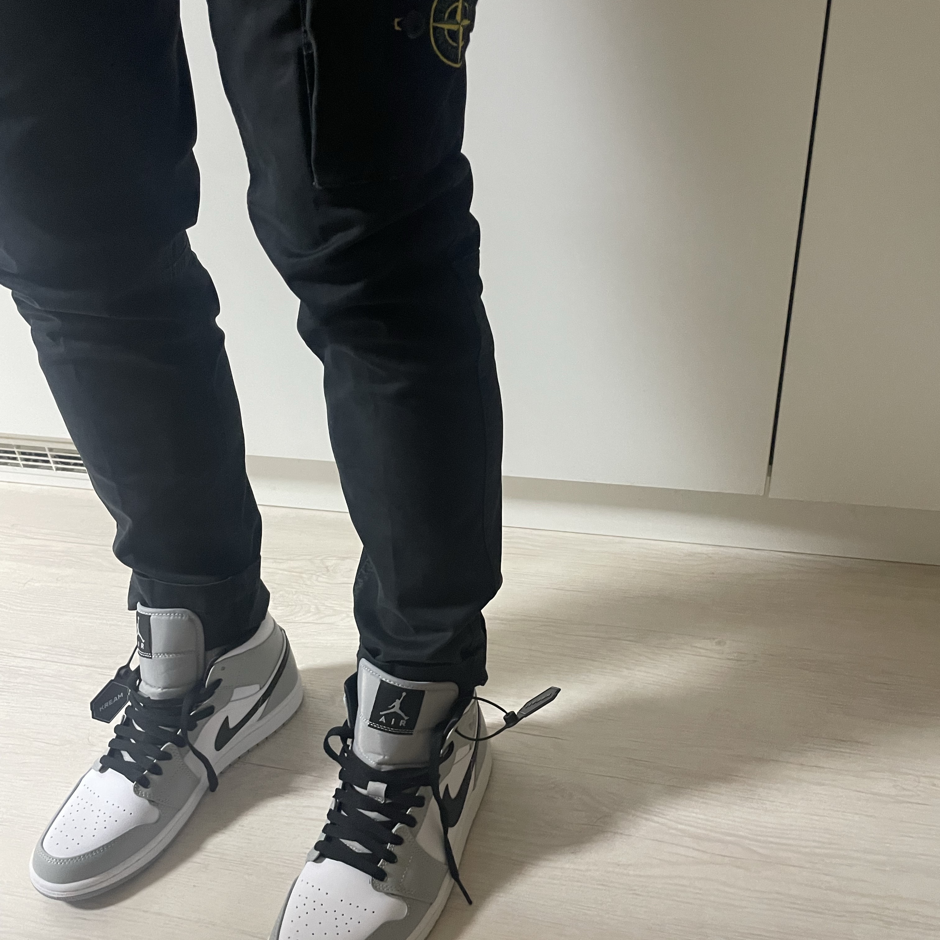Jordan 1 Mid Light Smoke Grey 착용 스타일