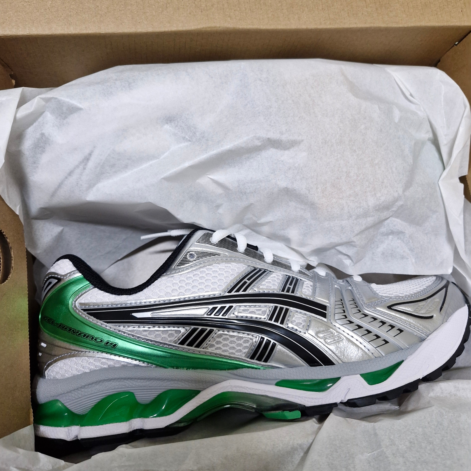 Asics Gel-Kayano 14 White Malachite Green 착용 스타일 - 1