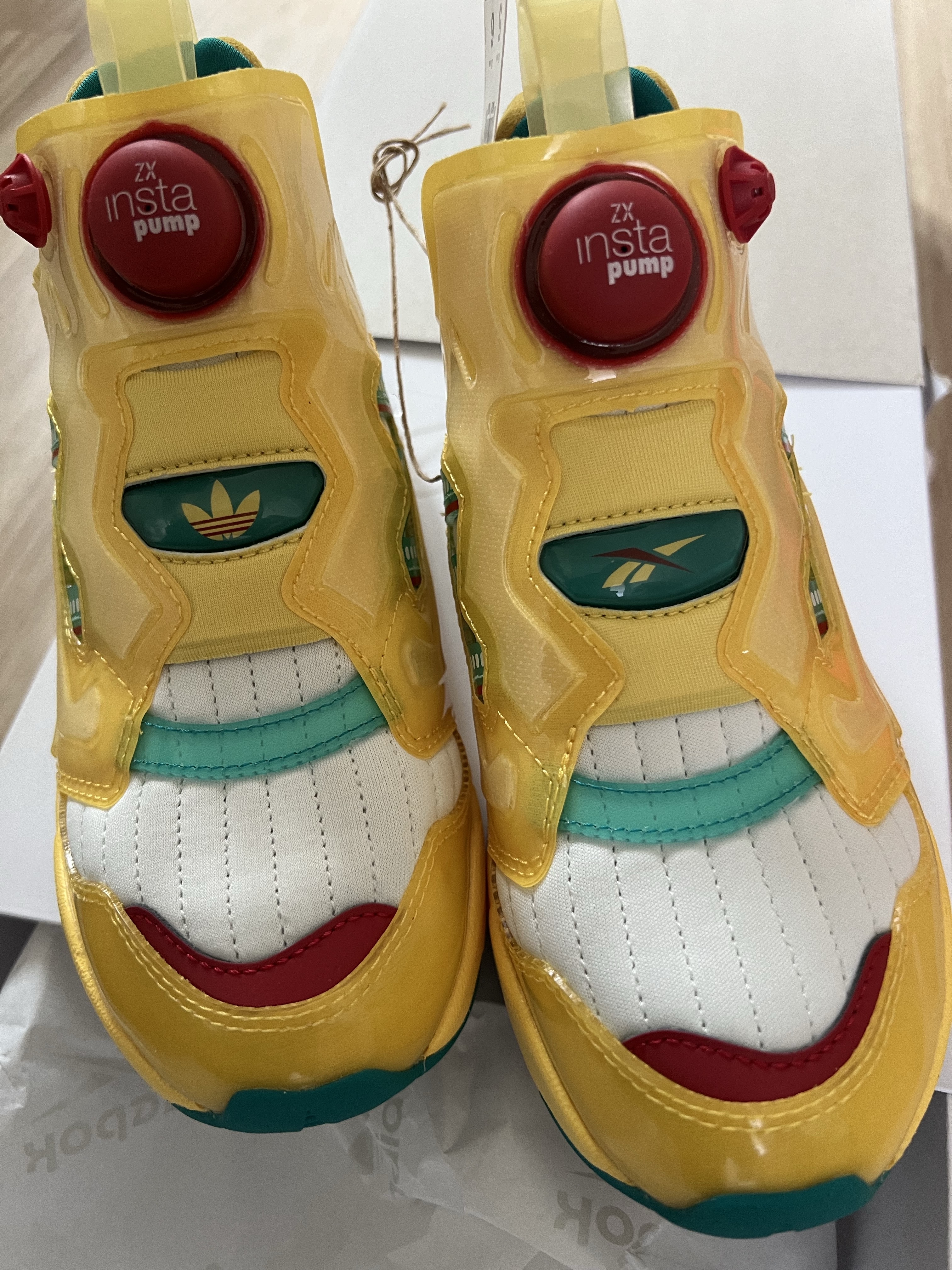Adidas x Reebok ZX Fury Spring Yellow Equipment Green 착용 스타일
