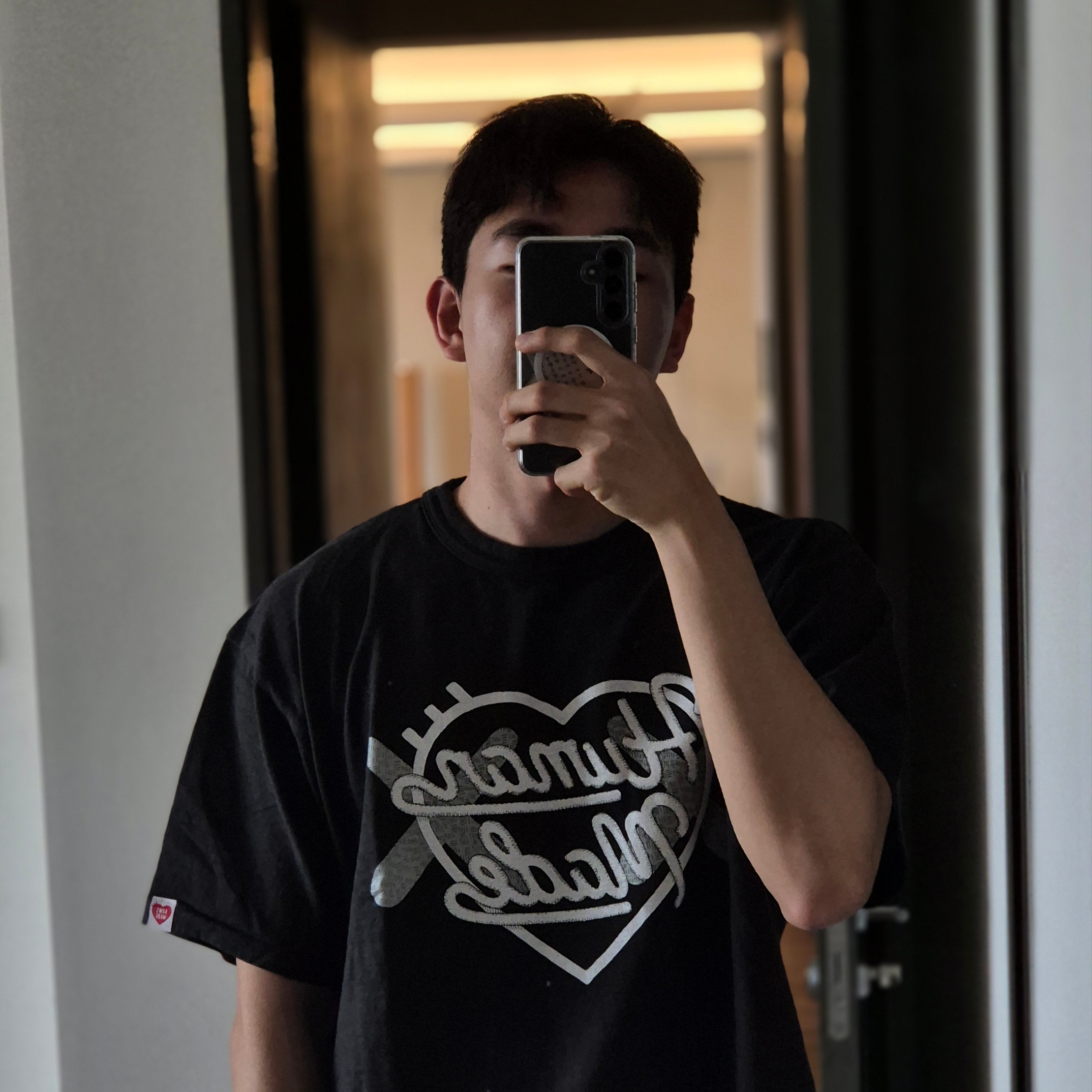Human Made x Kaws Graphic T-Shirt #1 Black 착용 스타일