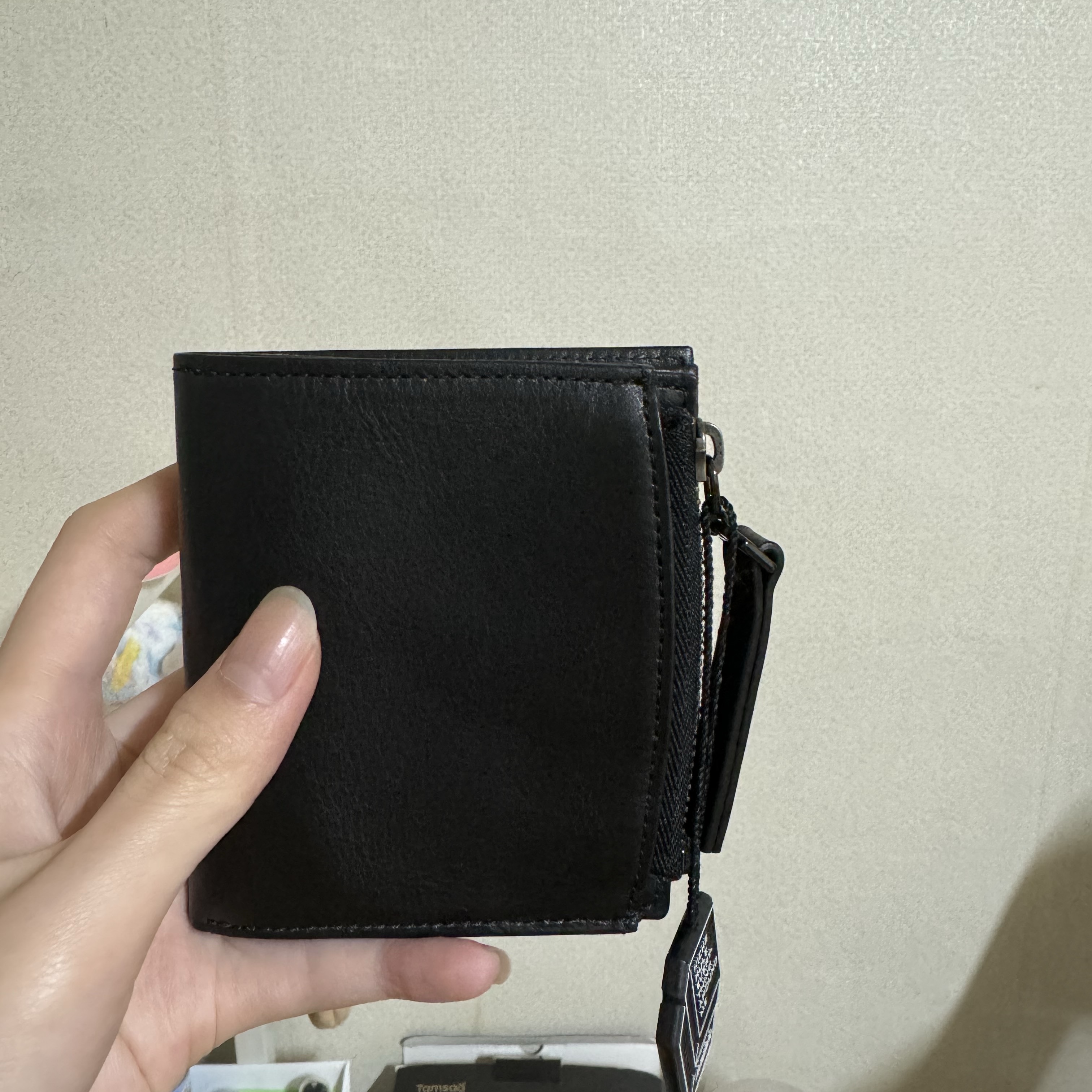 Maison Margiela Folded Leather Wallet Black 착용 스타일 - 4