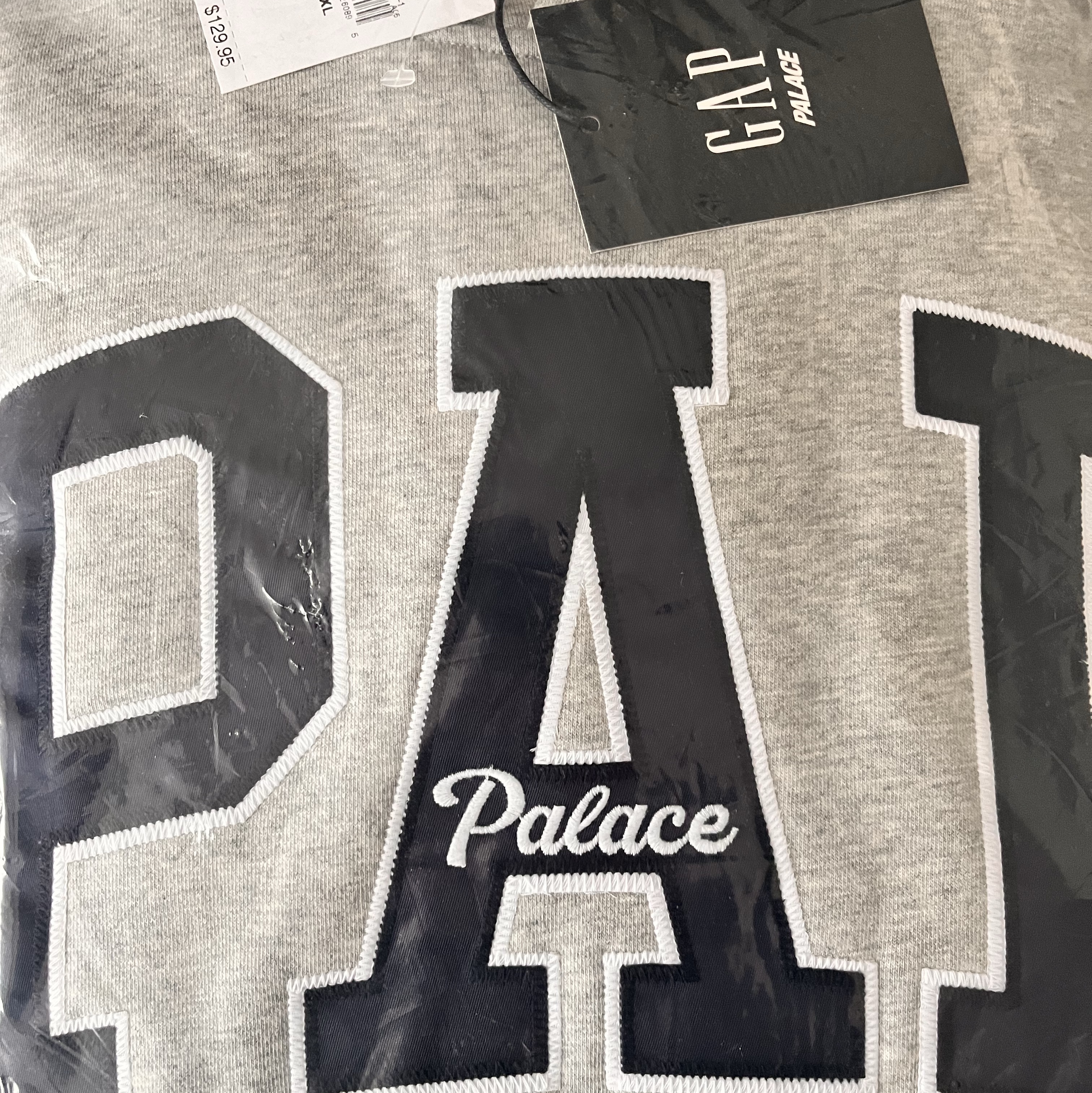 Palace x Gap Hood Grey - 24SS 착용 스타일
