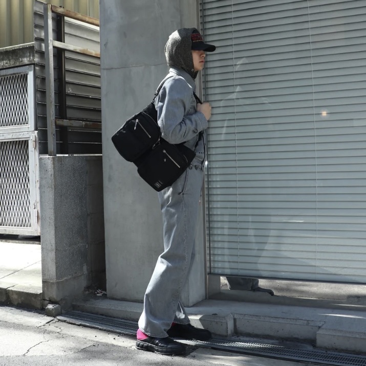 Porter x Toga Tote Bag Black 착용 스타일