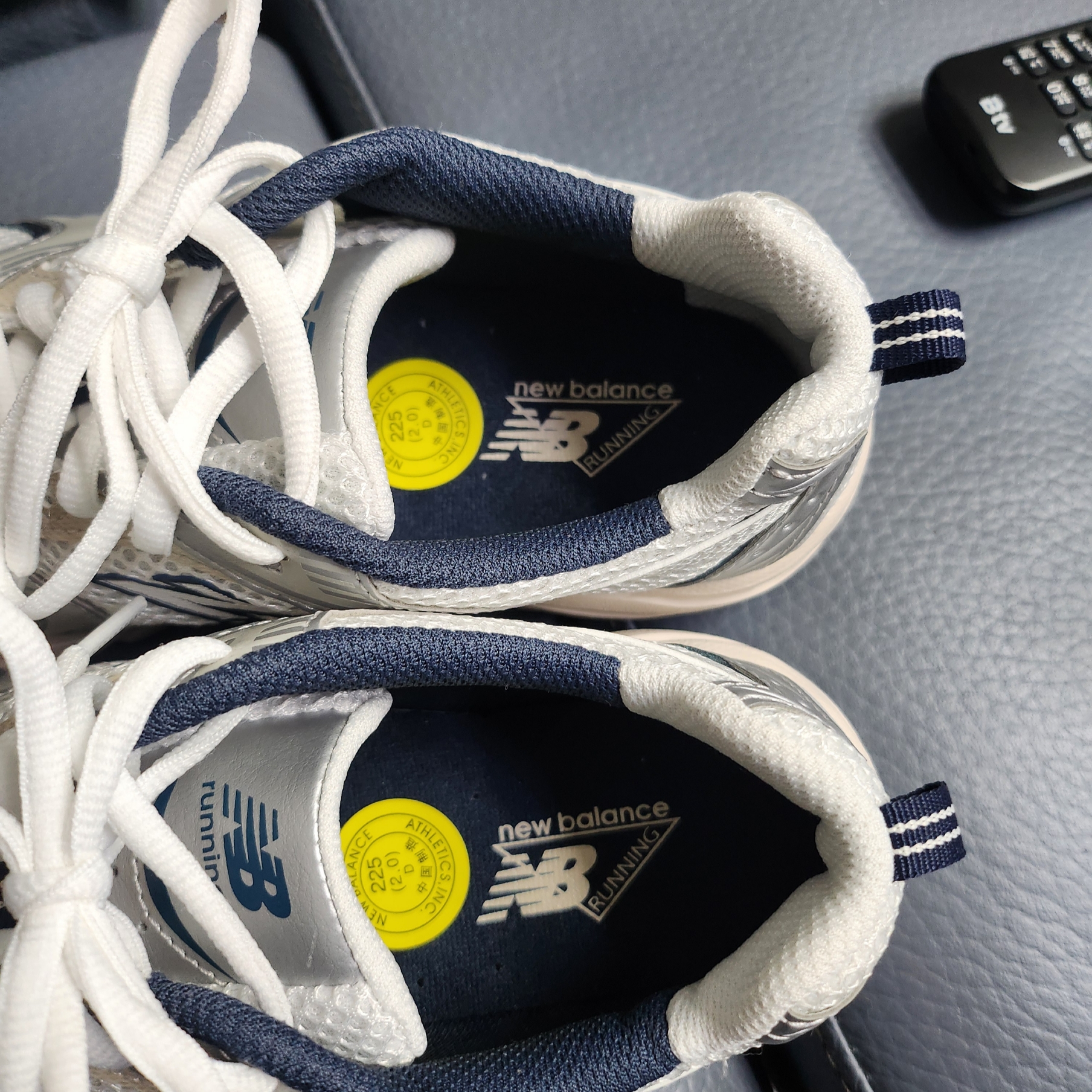 New Balance 530 Steel Grey 착용 스타일 - 3