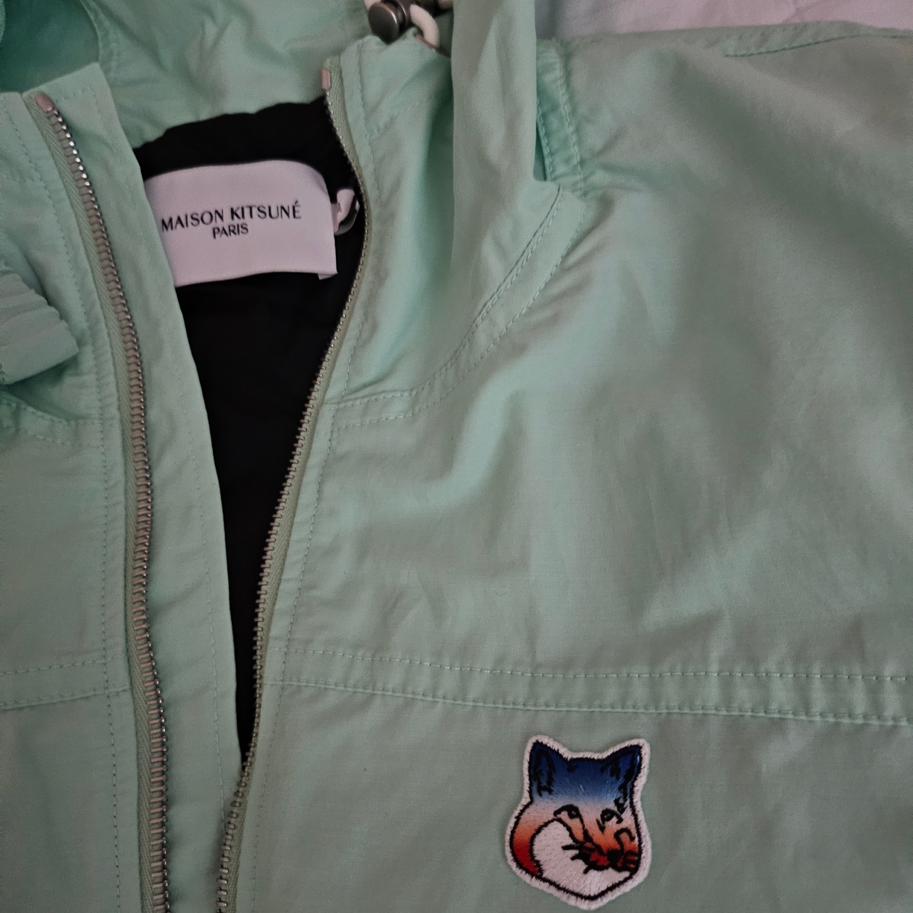 Maison Kitsune Gradient Fox Head Patch Technical Windbreaker Mist Green 착용 스타일