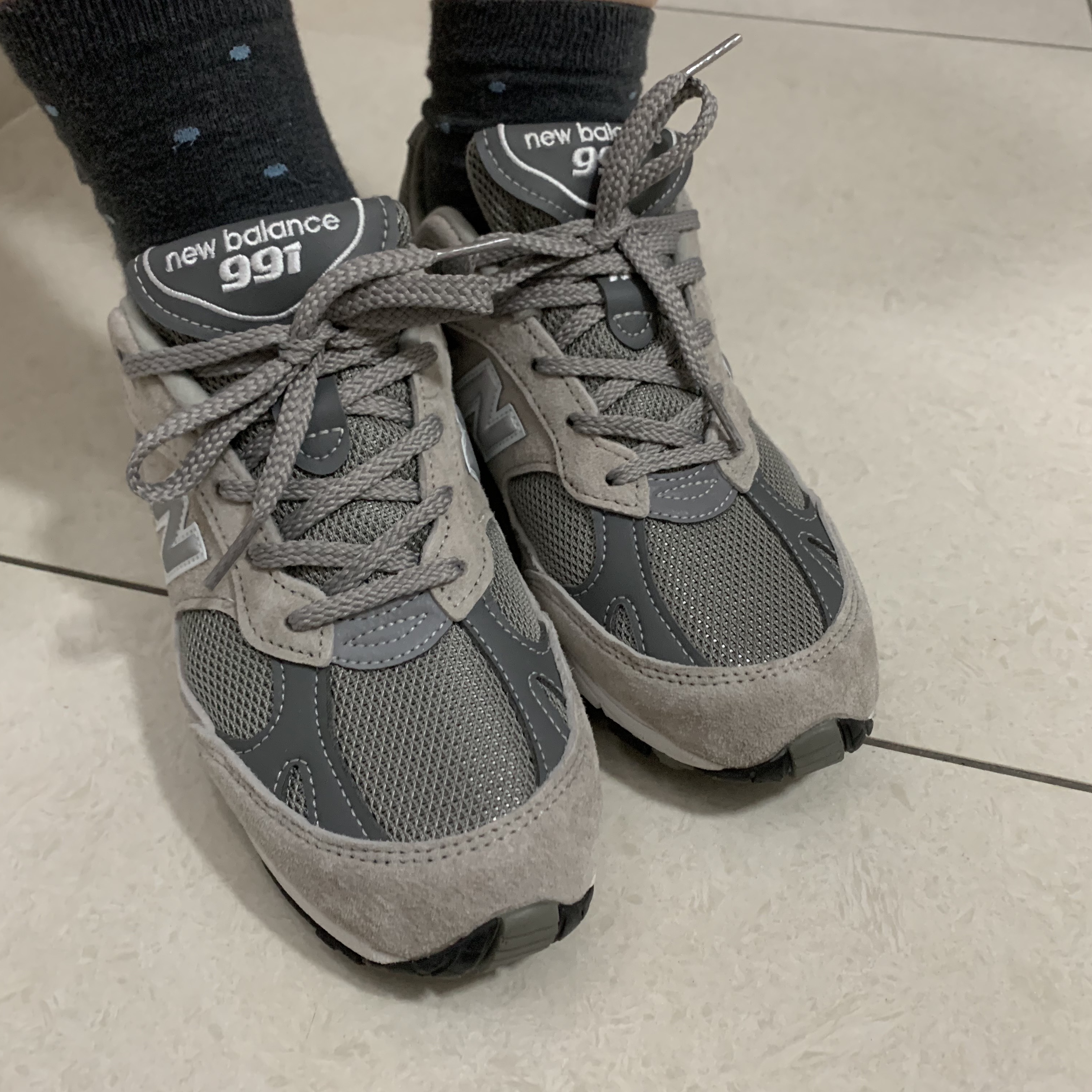 (W) New Balance 991 Made in UK Grey 착용 스타일