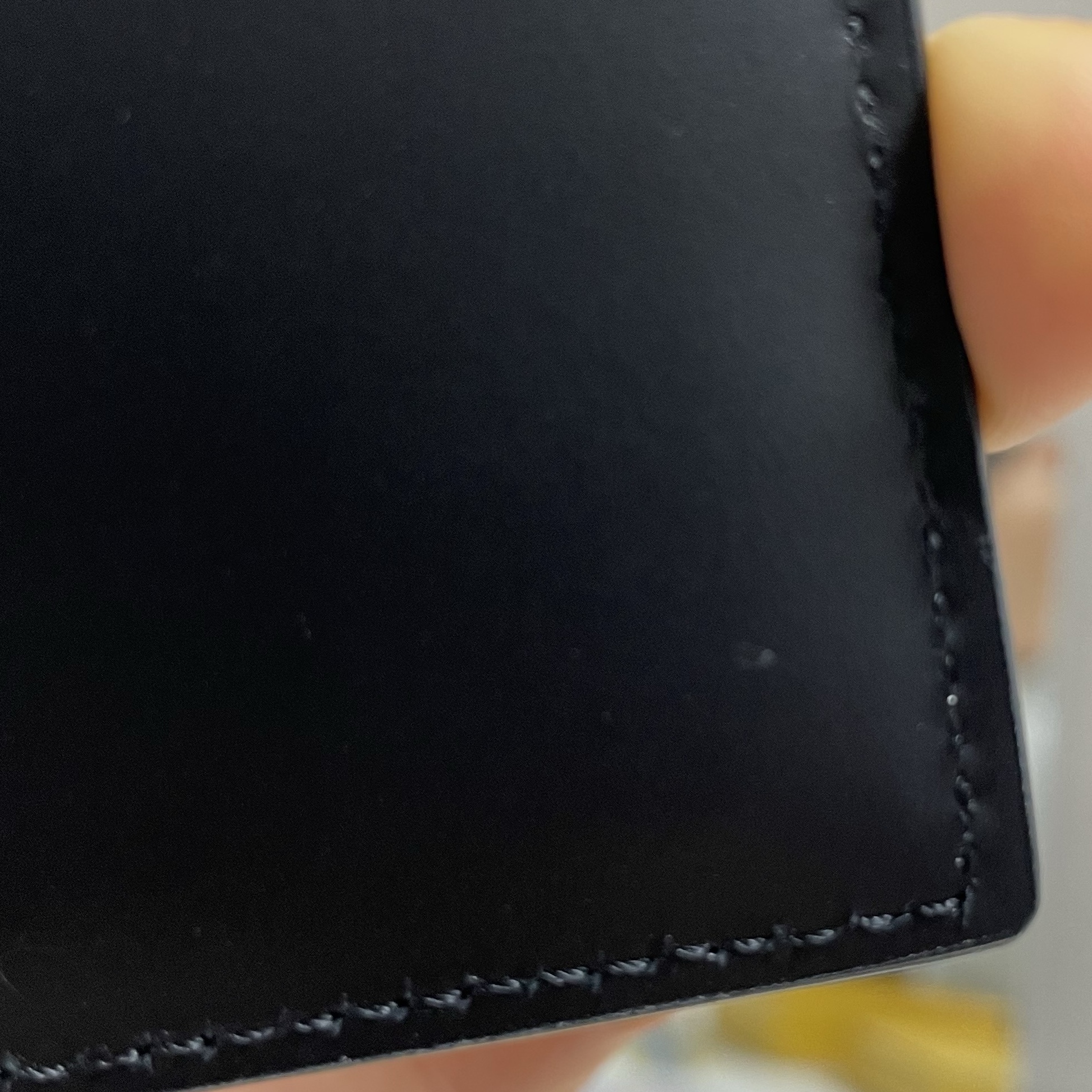 Fendi FF Squared Card Holder Black 착용 스타일