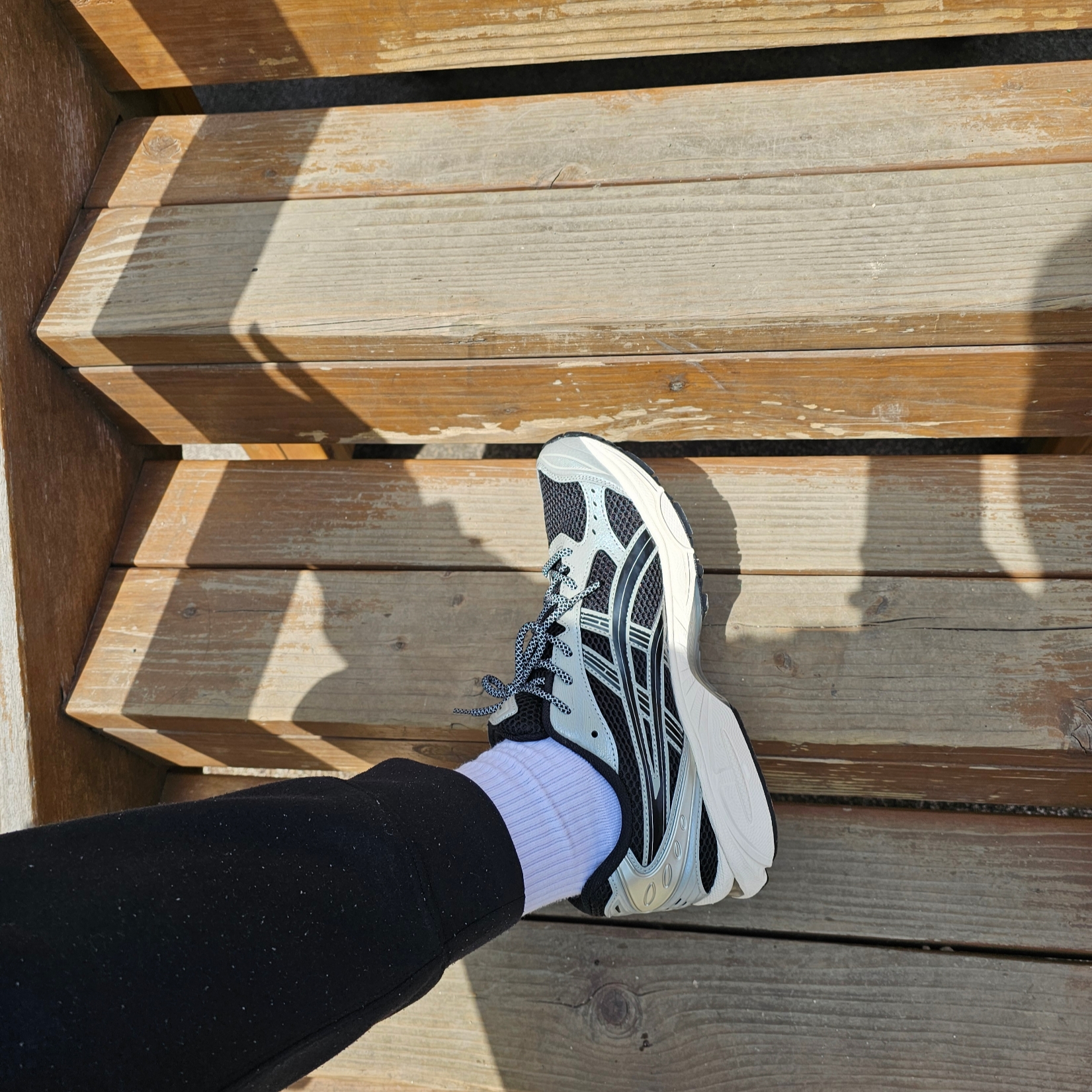 Asics Gel-Kayano 14 Black Seal Grey 착용 스타일 - 2
