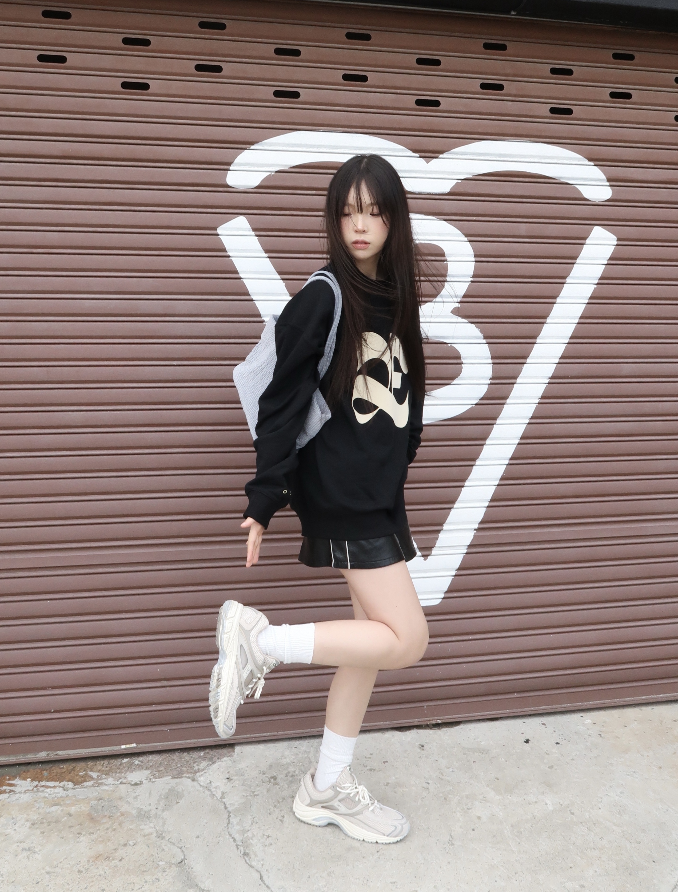 Reebok x Packer Trinity Premier, Reebok x Maison Margiela Classic Leather Tabi Shoes Beige 착용 스타일 - 3