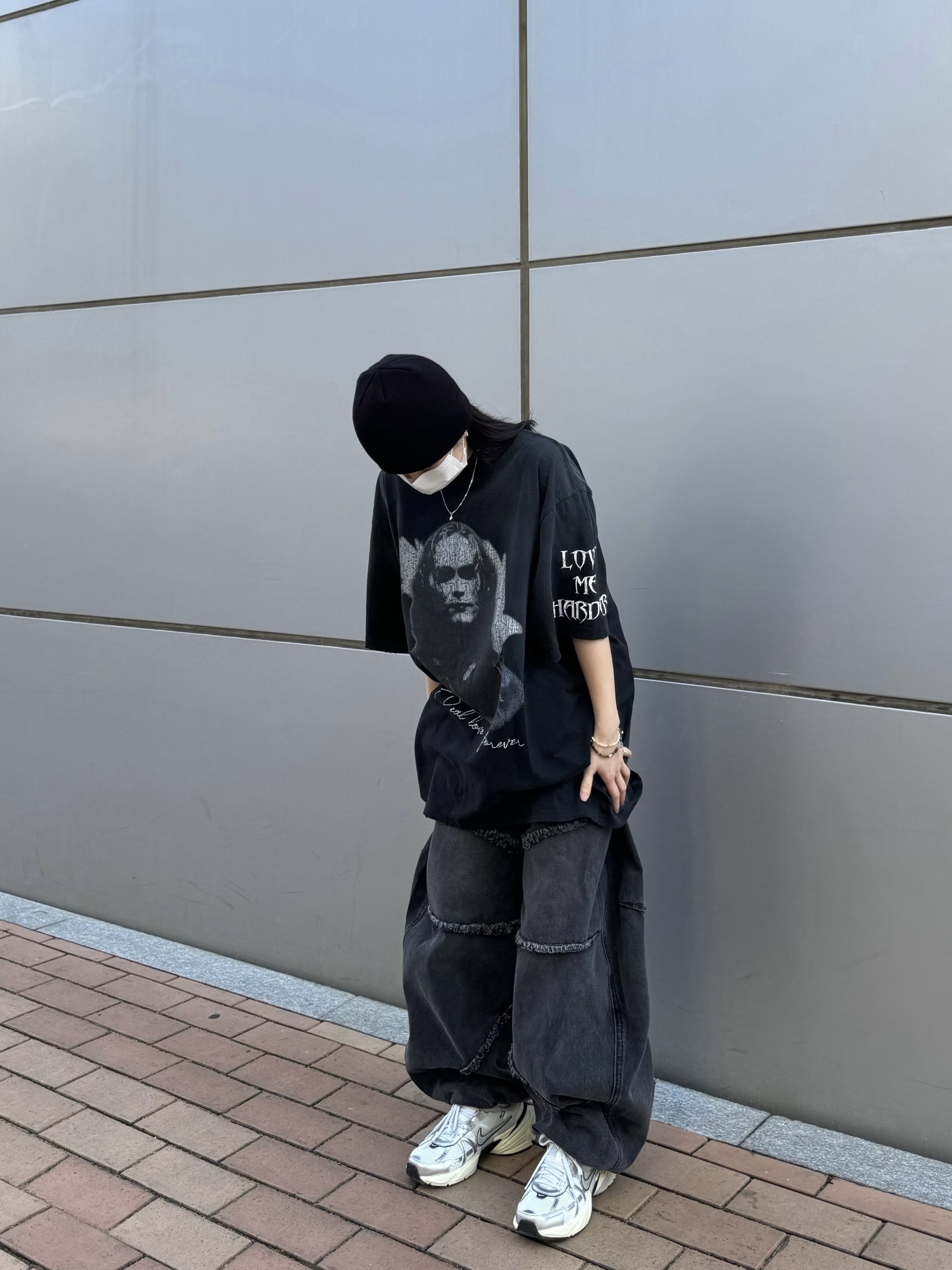 Project G/R Crow Worldtour T-Shirt Washed Black, Nike V2K Run Summit White Metallic Silver 착용 스타일 - 1