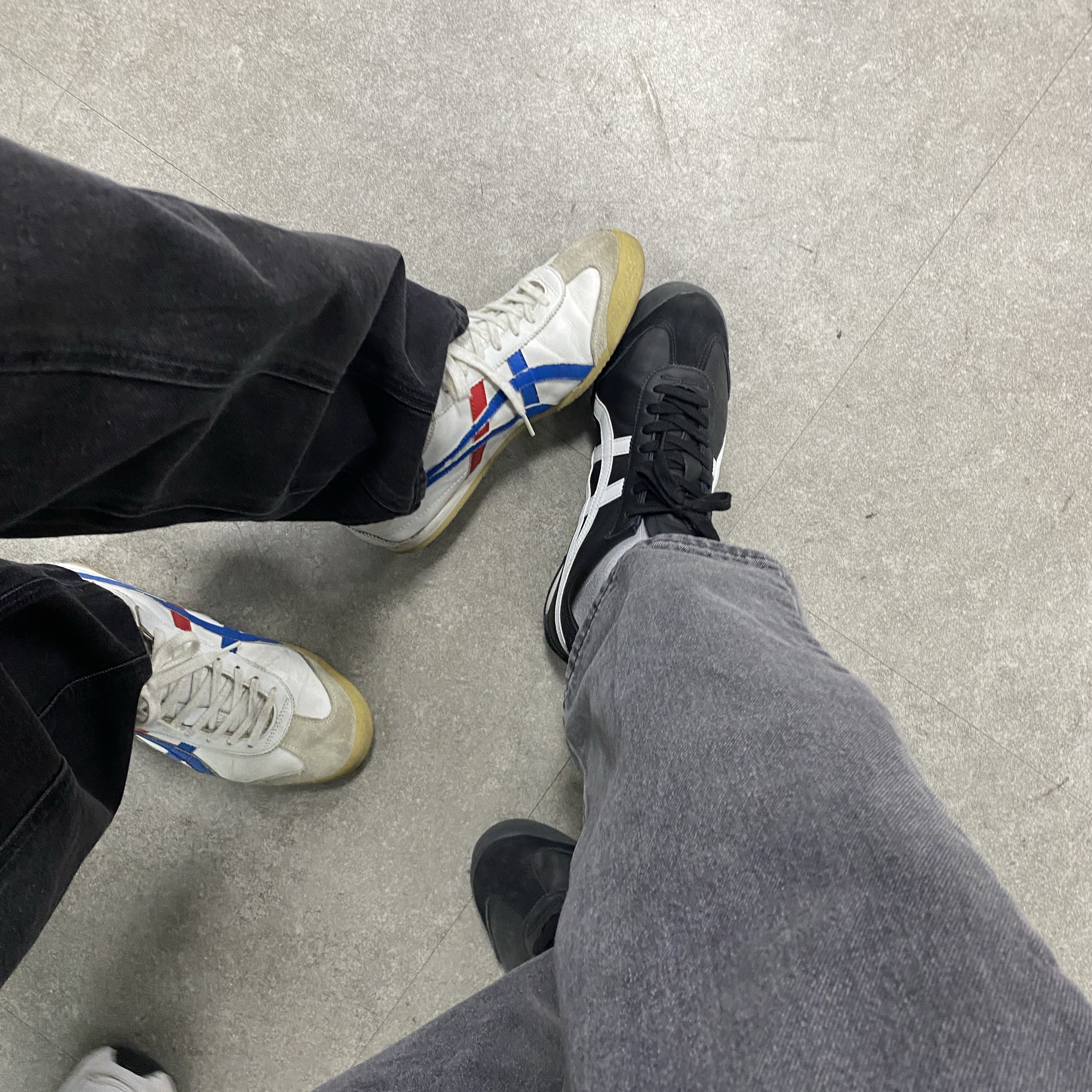 Onitsuka Tiger Mexico 66 Black White, Onitsuka Tiger Mexico 66 Vintage White Directoire Blue 착용 스타일