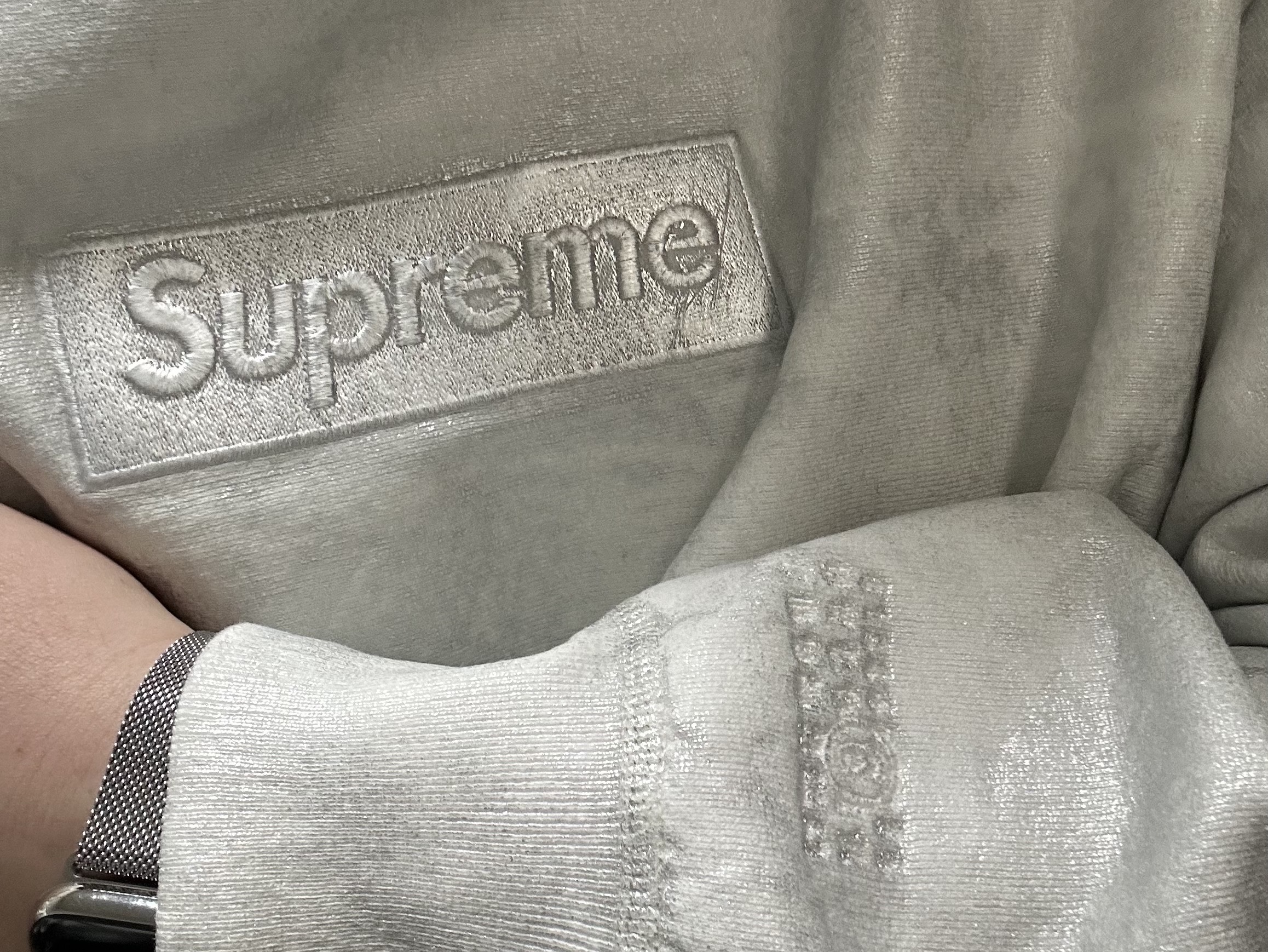 Supreme x MM6 Maison Margiela Foil Box Logo Hooded Sweatshirt White - 24SS 착용 스타일 - 1