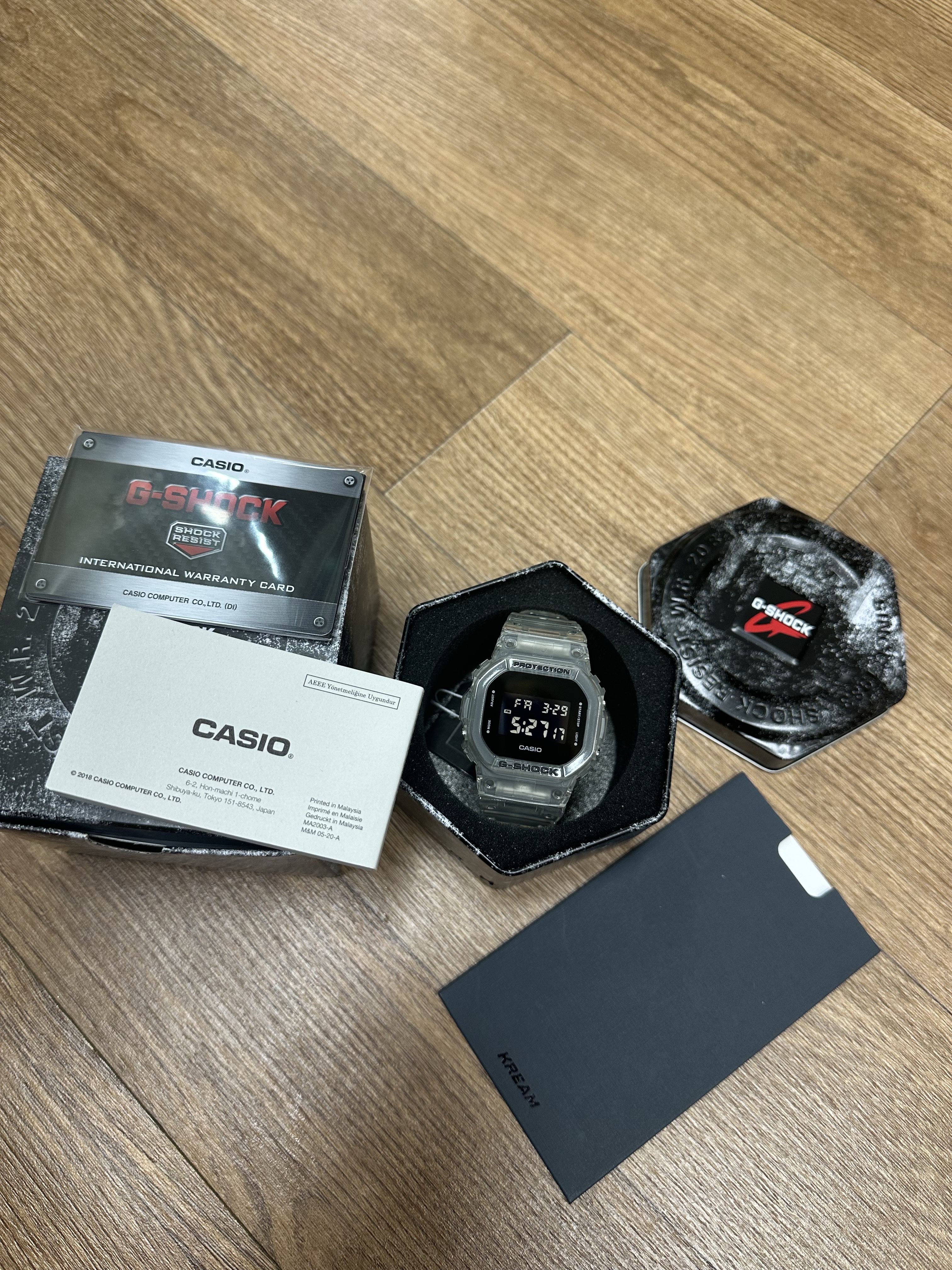 Casio G-Shock DW-5600SKE-7 착용 스타일 - 2