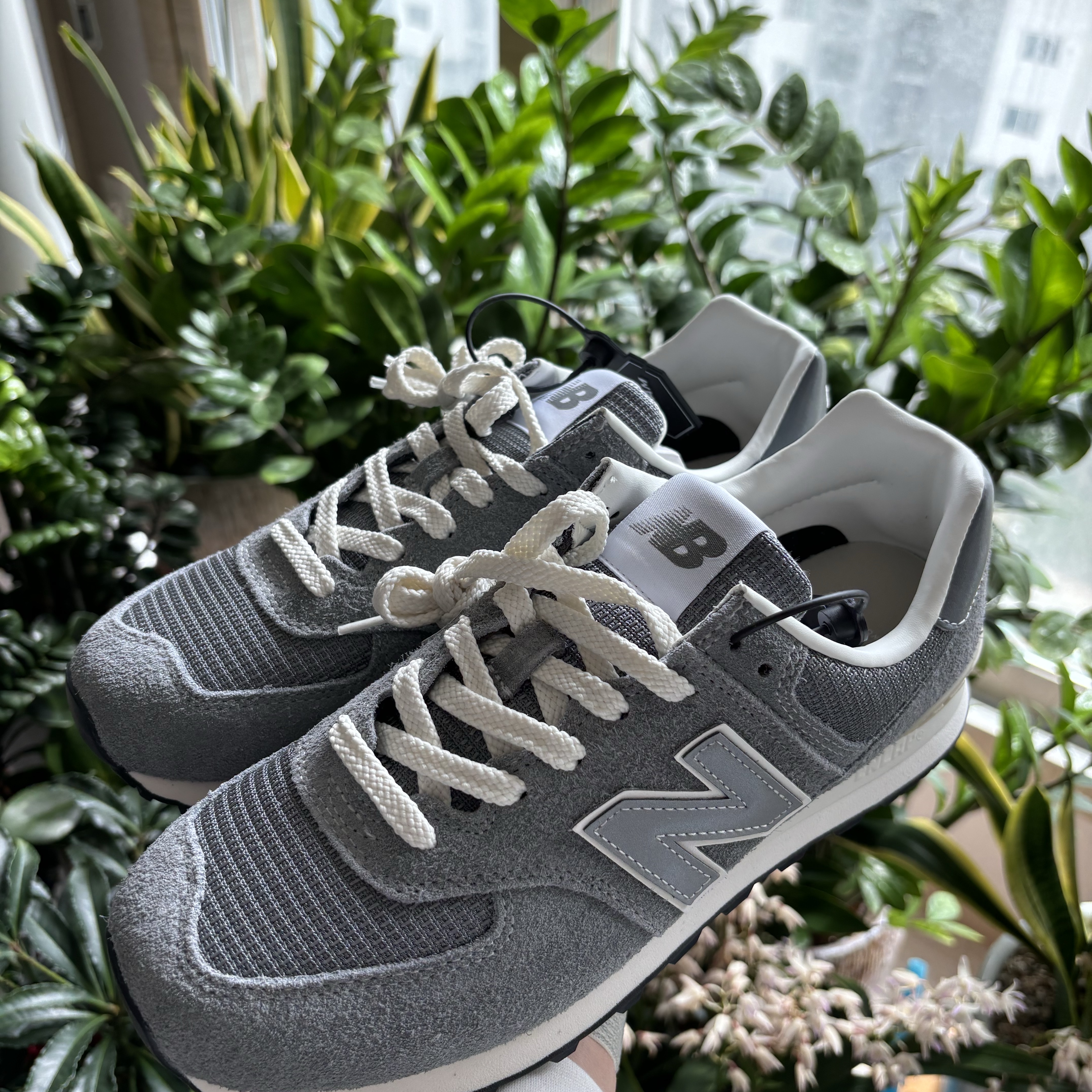 New Balance x Pottery 574 Premium Soft Grey 착용 스타일