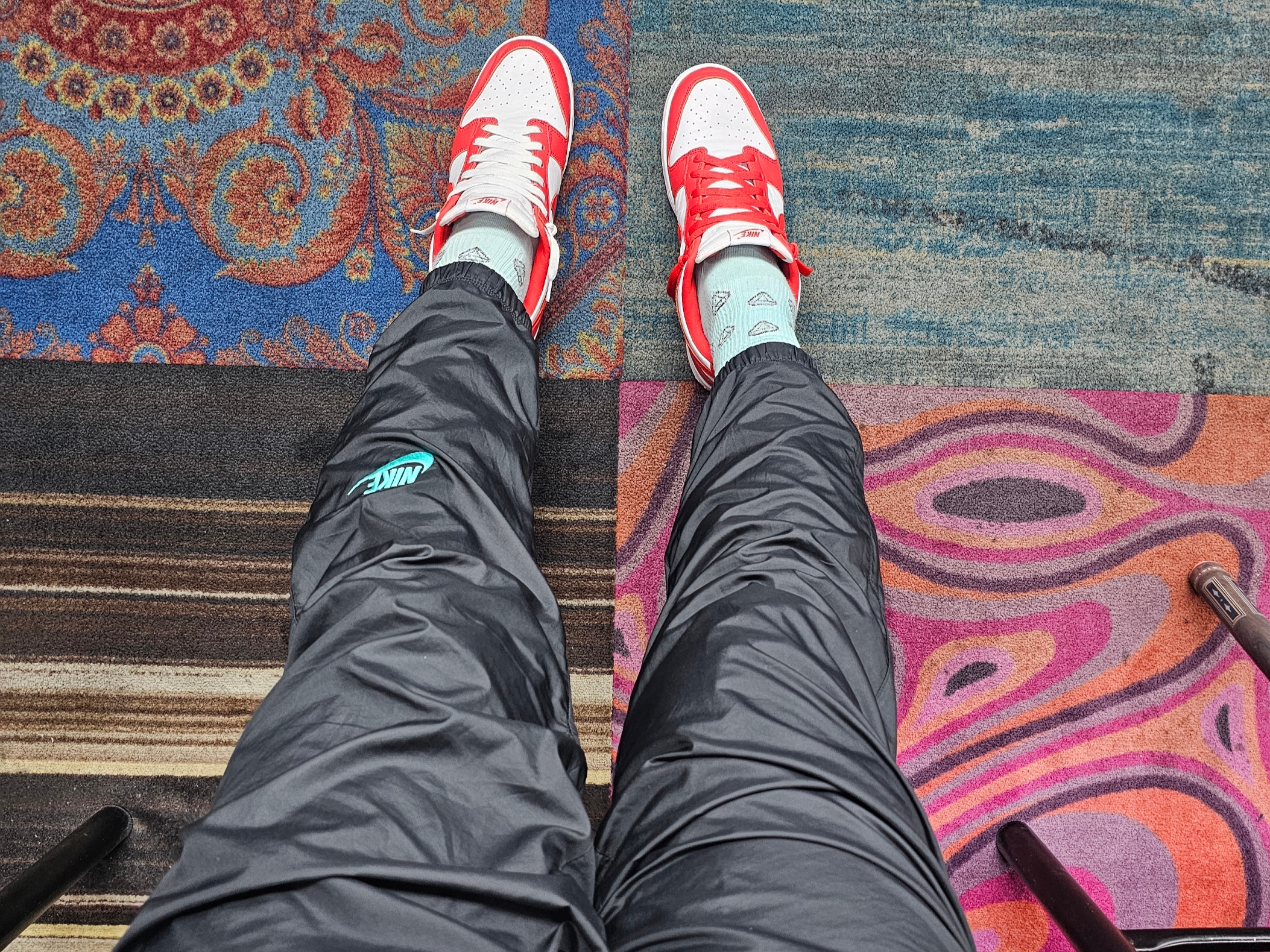 Nike x Atmos NRG Vintage PTHWK Track Pants Black, Nike Dunk Low SP White and University Red 2023 착용 스타일