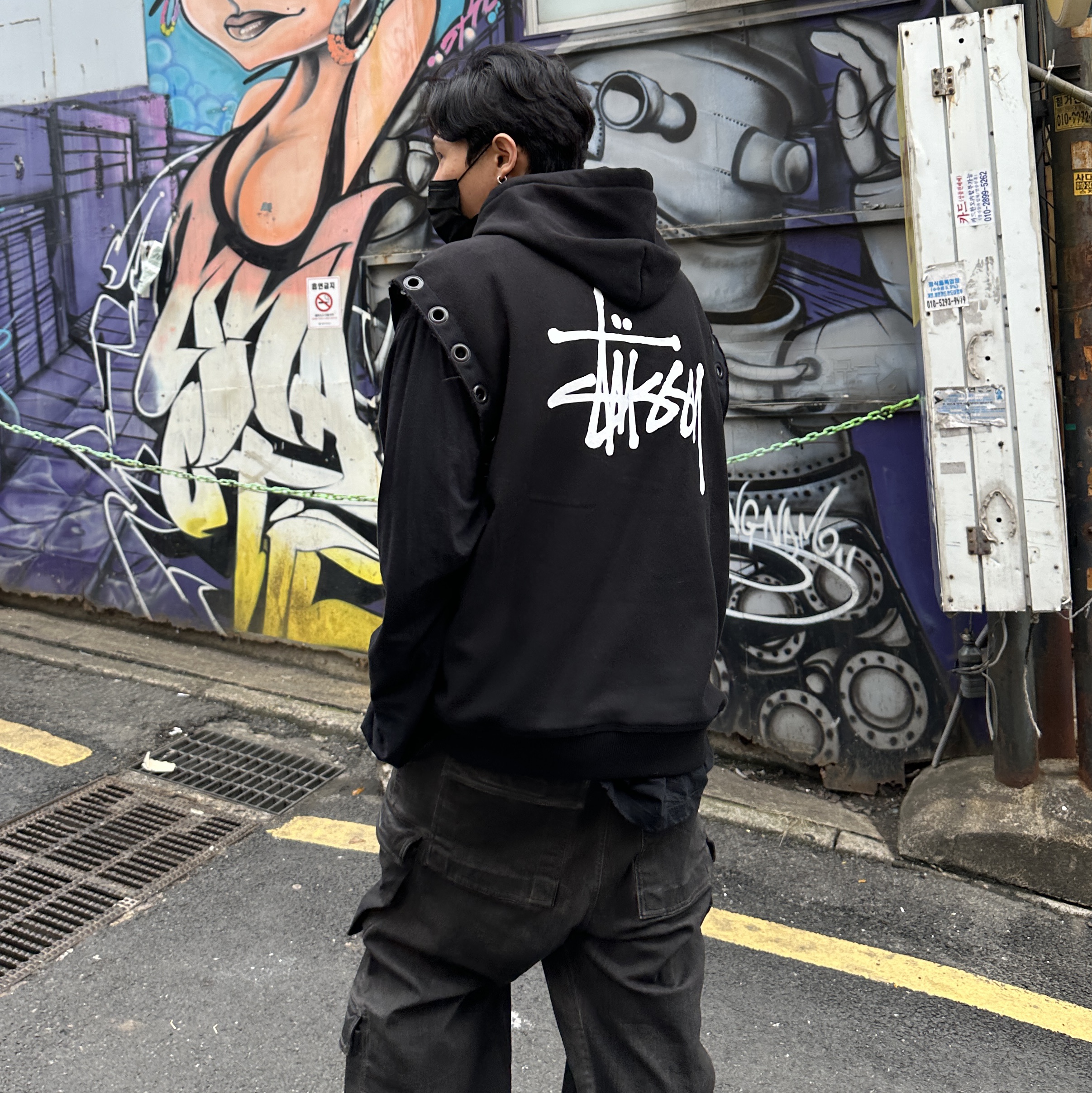 Junya Watanabe x Stussy Hooded Vest Black 착용 스타일 - 1