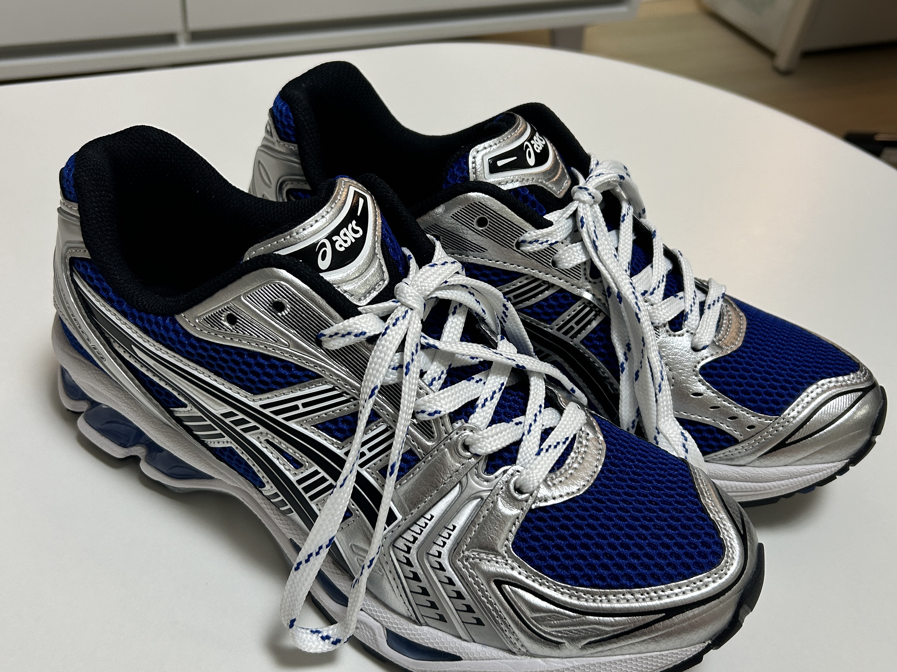 Asics Gel-Kayano 14 Monaco Blue Black 착용 스타일