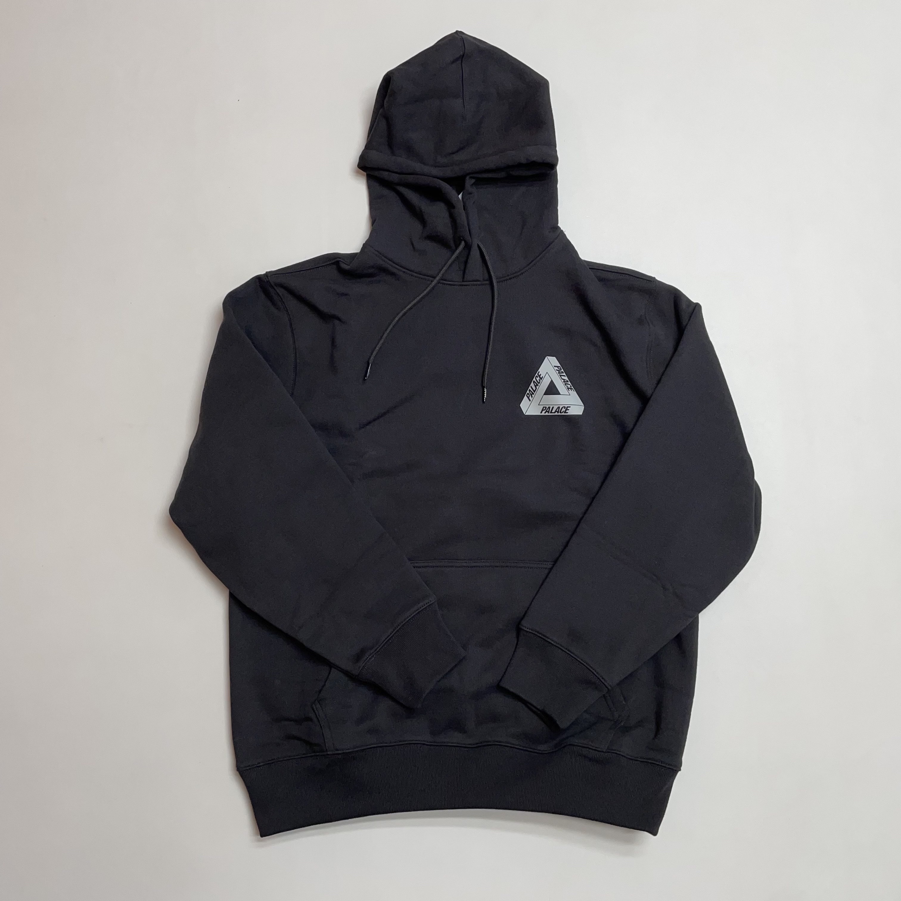 Palace Bit Grippy Tri-Ferg Hood Black - 24SS 착용 스타일 - 1