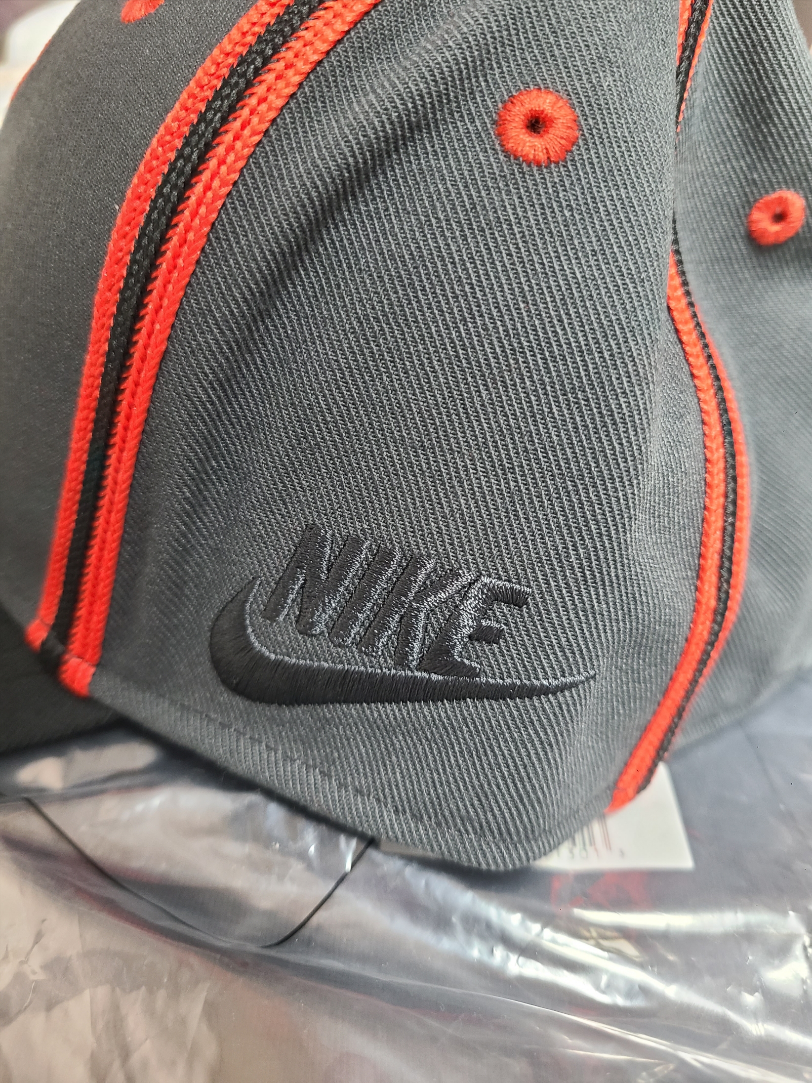 Jordan x Awake NY Hat Dark Smoke Grey (FZ0625-070) 착용 스타일 - 3
