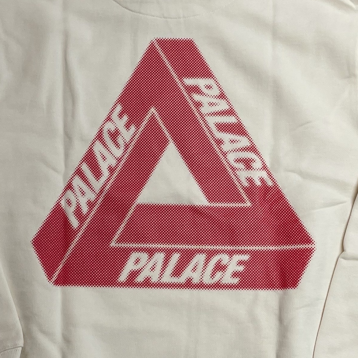 Palace Bit Grippy Tri-Ferg Hood Soft White - 24SS 착용 스타일 - 2