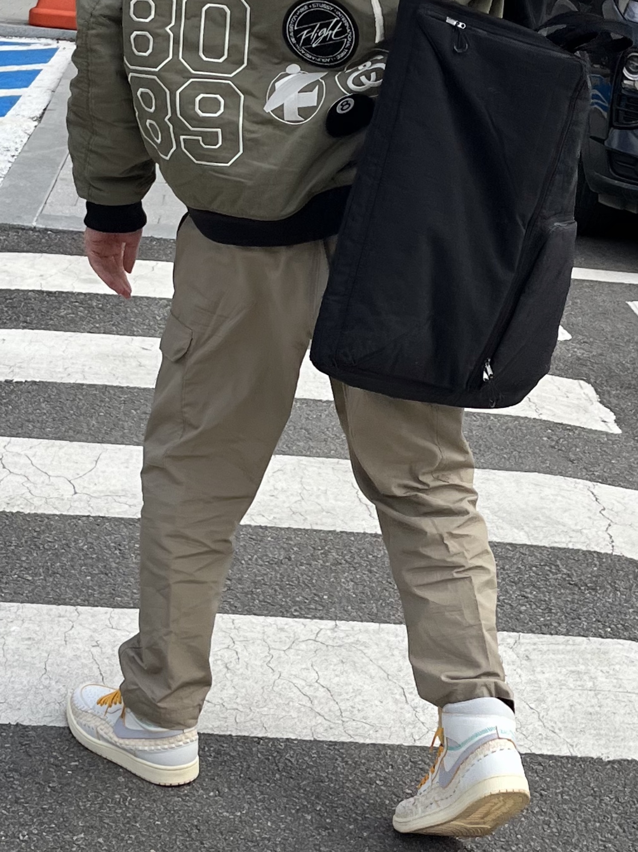 Nike Swoosh Half Zip Fleece Hoodie Coconut Milk Black - Asia, Nike x Stussy Reversible Jacket Medium Olive (FJ9153-222) 착용 스타일 - 3