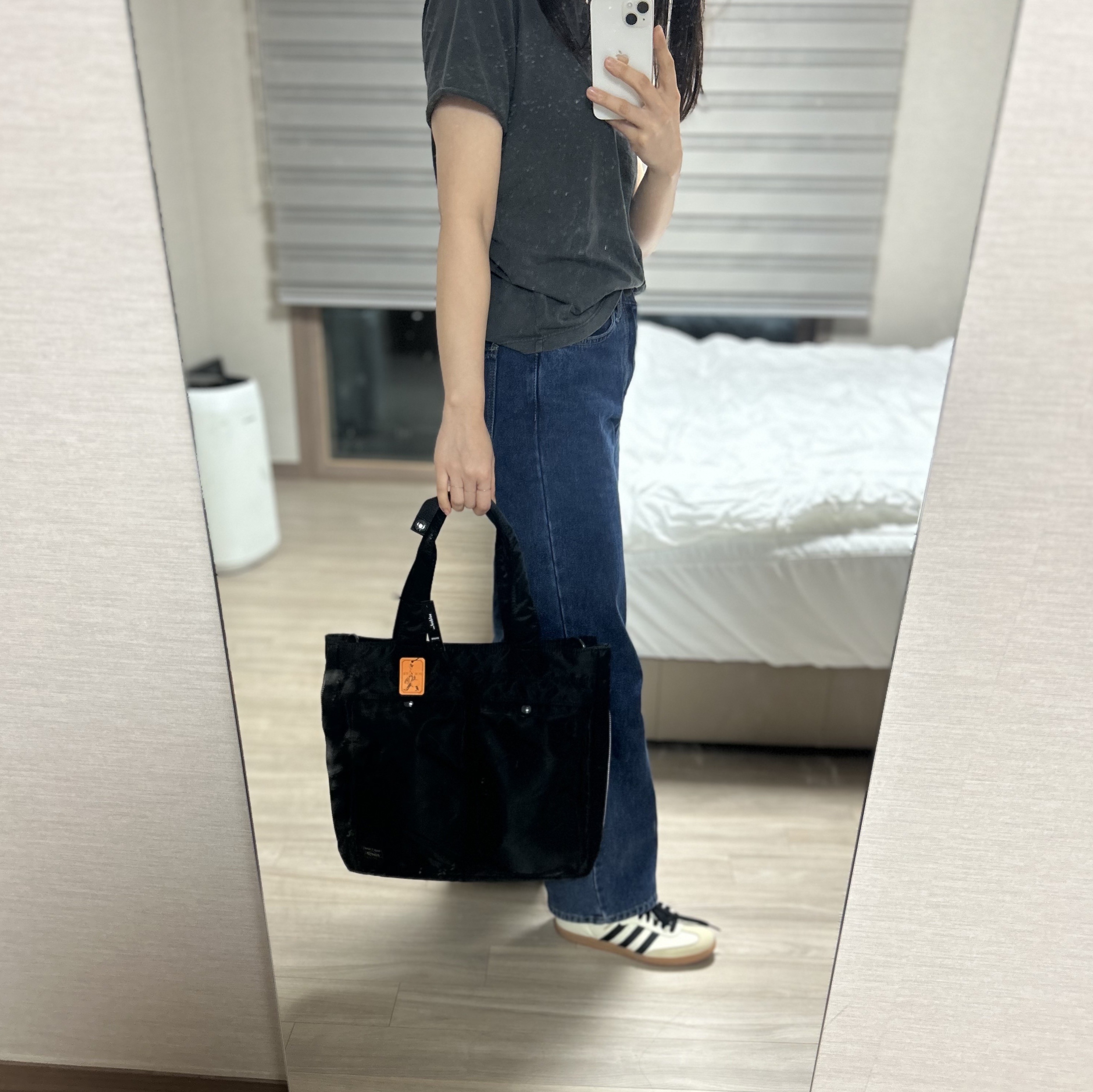 Porter Tanker 2Way Tote Bag Black 착용 스타일 - 2