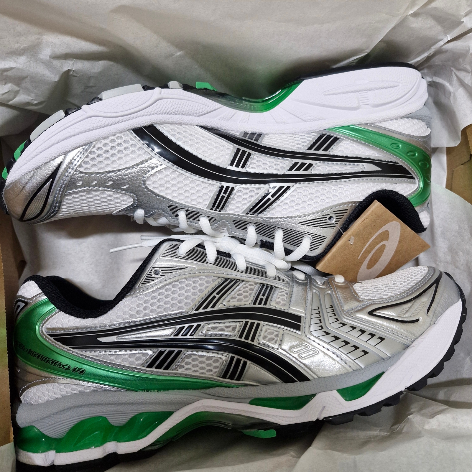Asics Gel-Kayano 14 White Malachite Green 착용 스타일 - 2