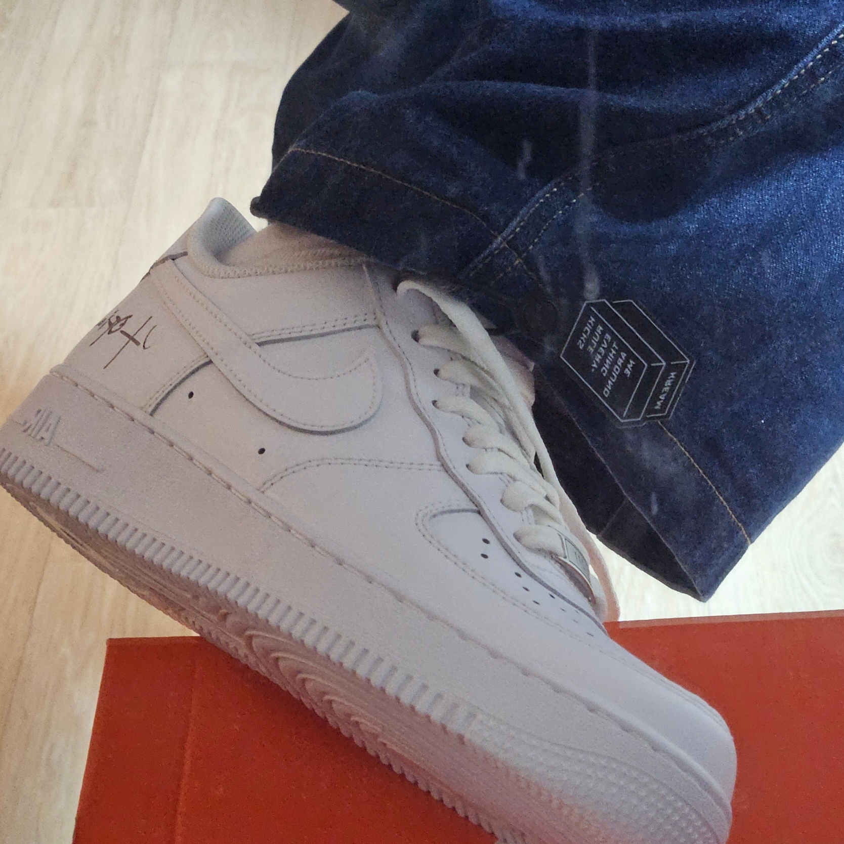 (W) Nike x Travis Scott Air Force 1 '07 Low Cactus Jack Utopia Edition White 착용 스타일 - 1
