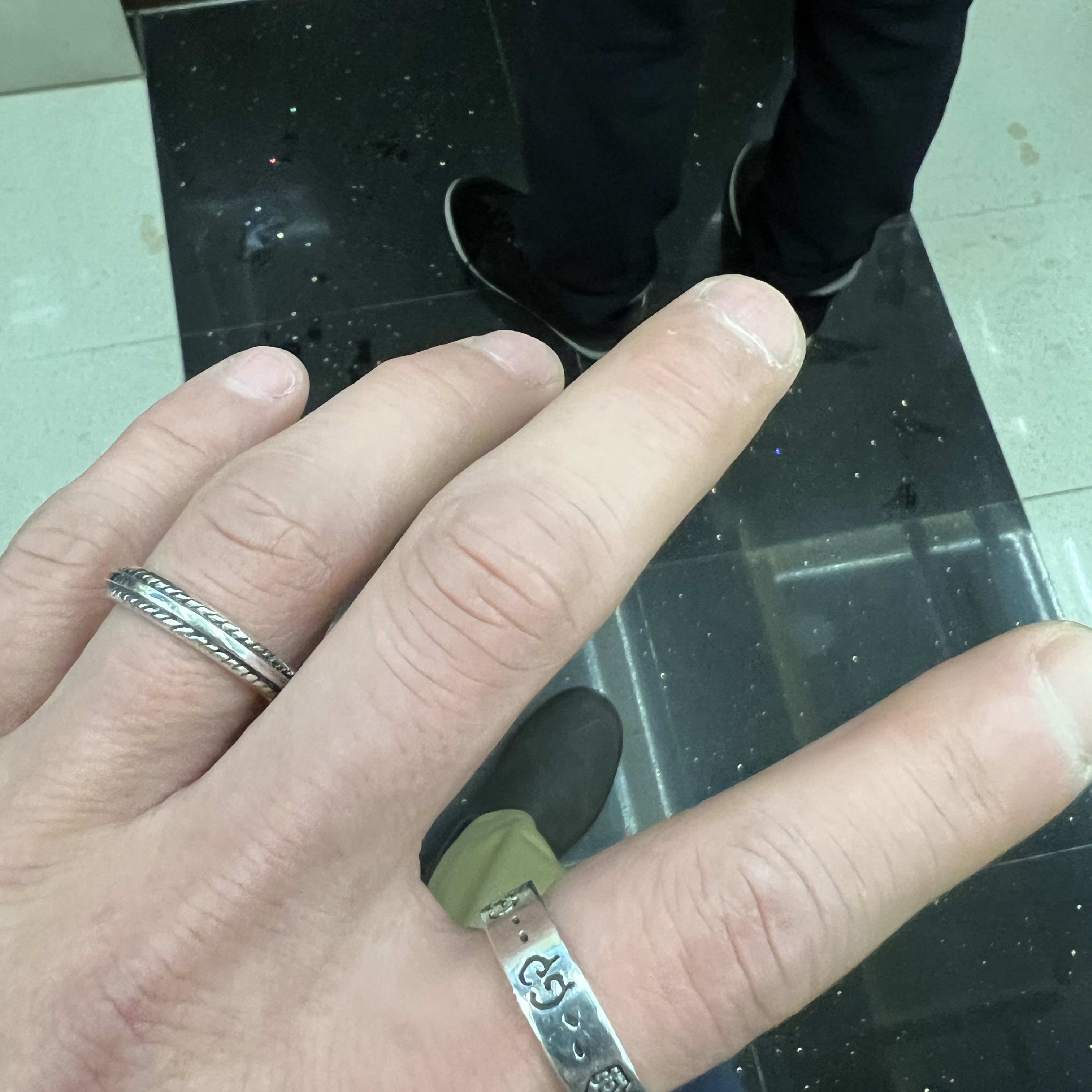 Gucci Ghost Ring Silver 6mm 착용 스타일