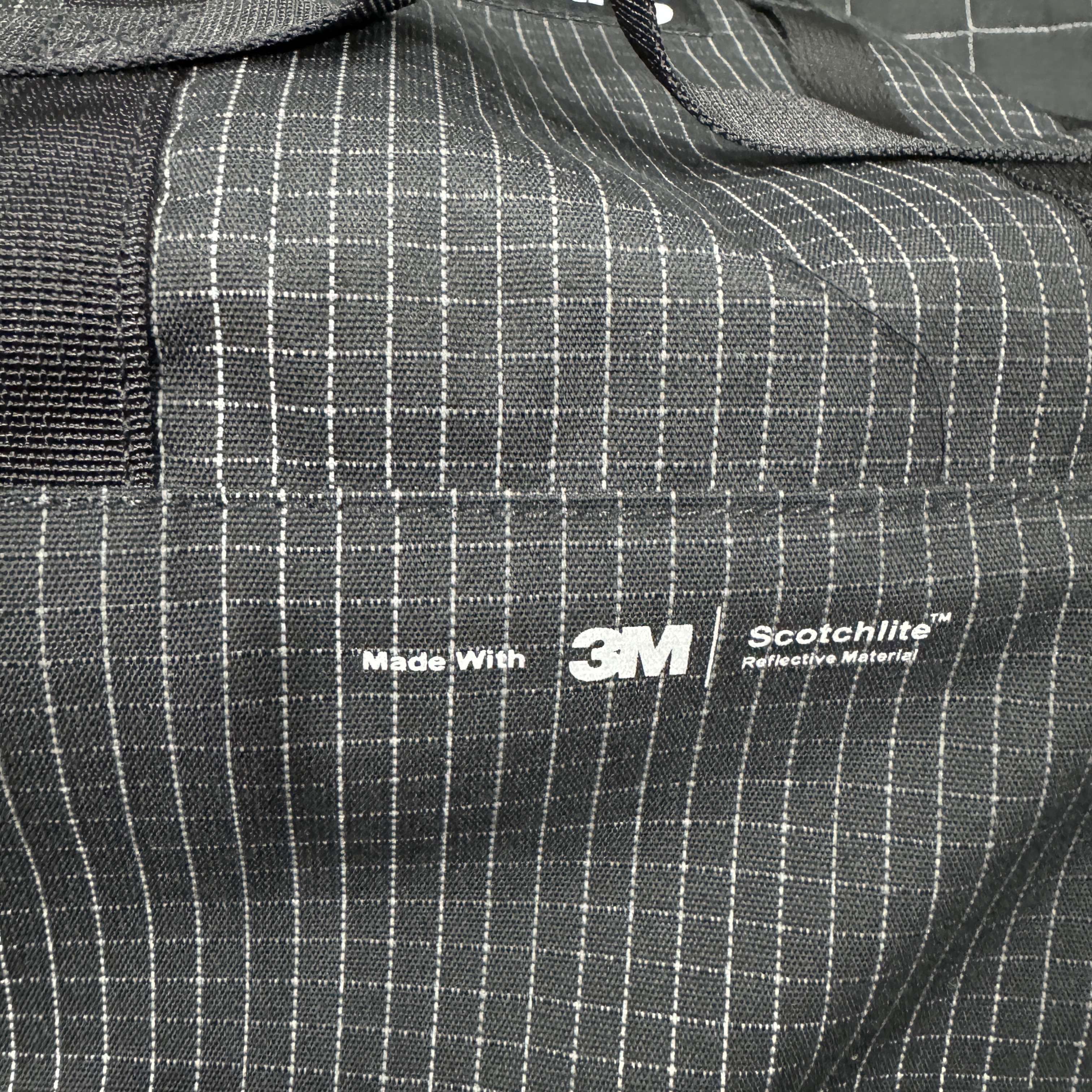 Supreme Mini Duffle Bag Black - 24SS, Supreme Hav-A-Hank Bandanas Multicolor (Set of 3) - 24SS 착용 스타일 - 6