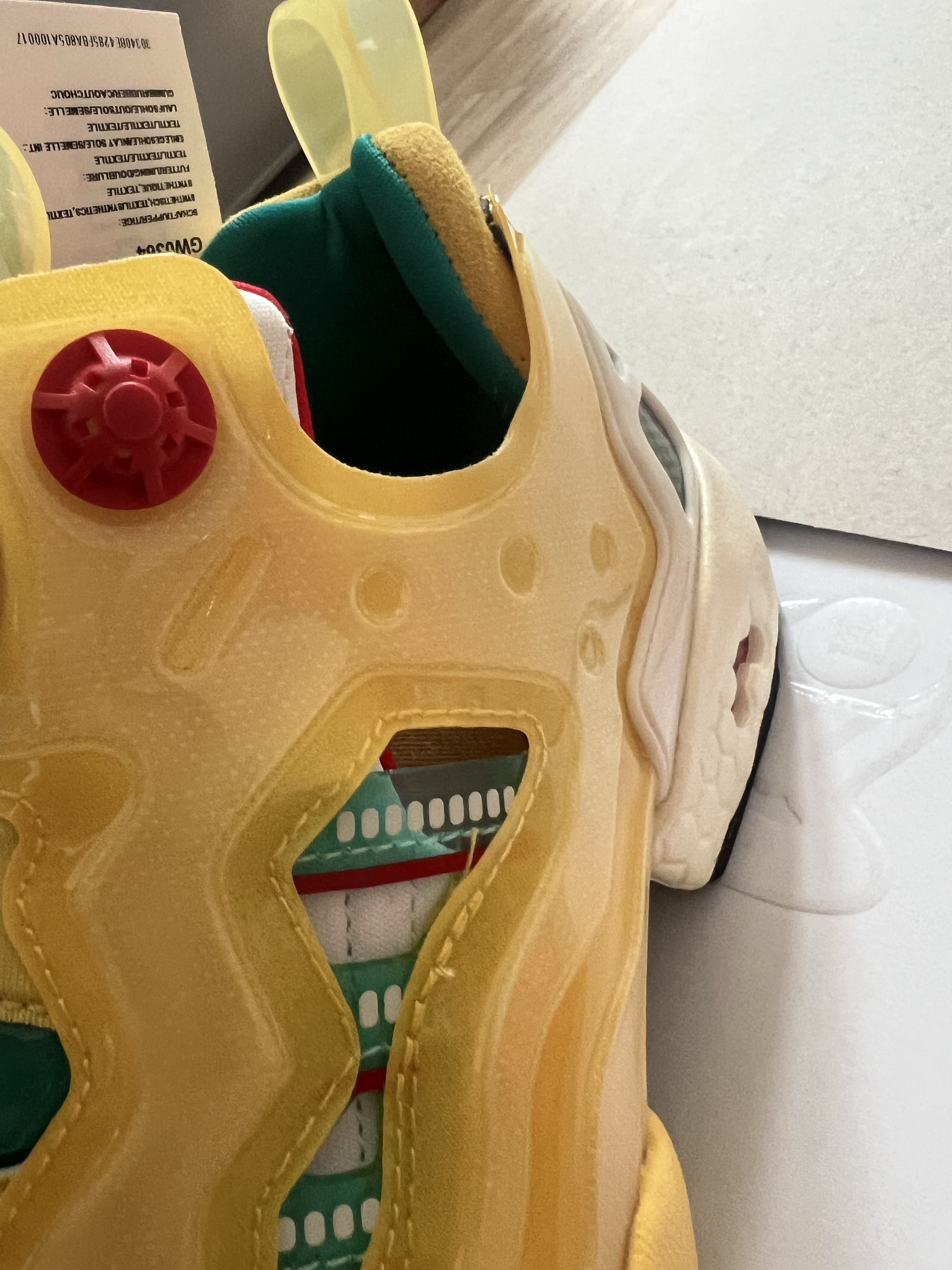 Adidas x Reebok ZX Fury Spring Yellow Equipment Green 착용 스타일