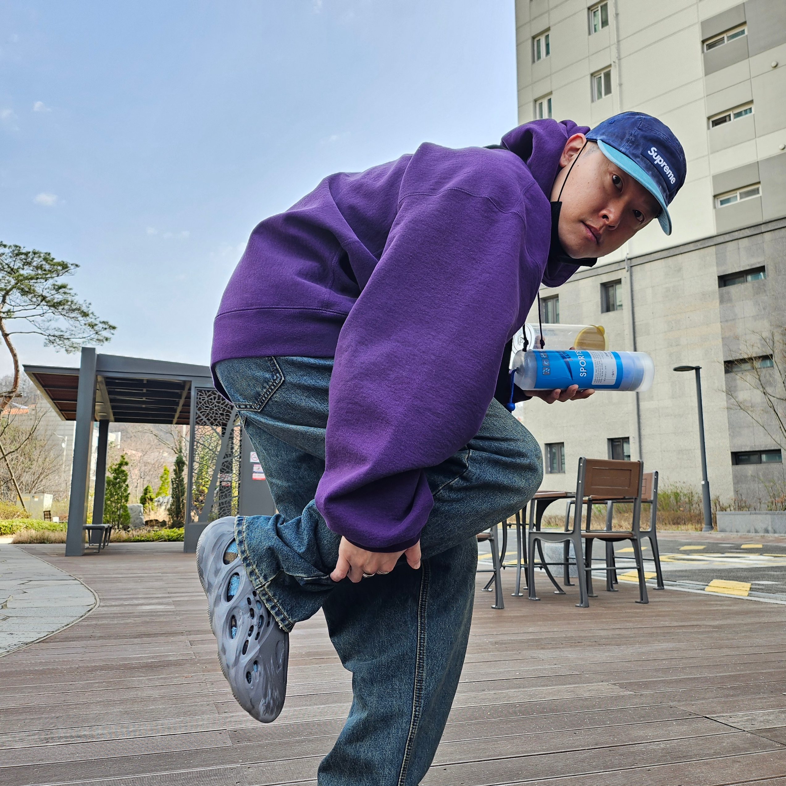 Supreme Box Logo Hooded Sweatshirt Dark Purple - 23FW, Supreme Pigment 2-Tone Camp Cap Navy - 24SS 착용 스타일 - 1