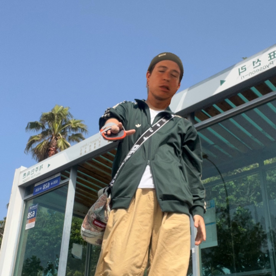 Supreme Strawberries Camp Cap Multicolor - 23SS, Adidas Originals Beckenbauer Track Jacket Shadow Green - KR Sizing 착용 스타일 - 1
